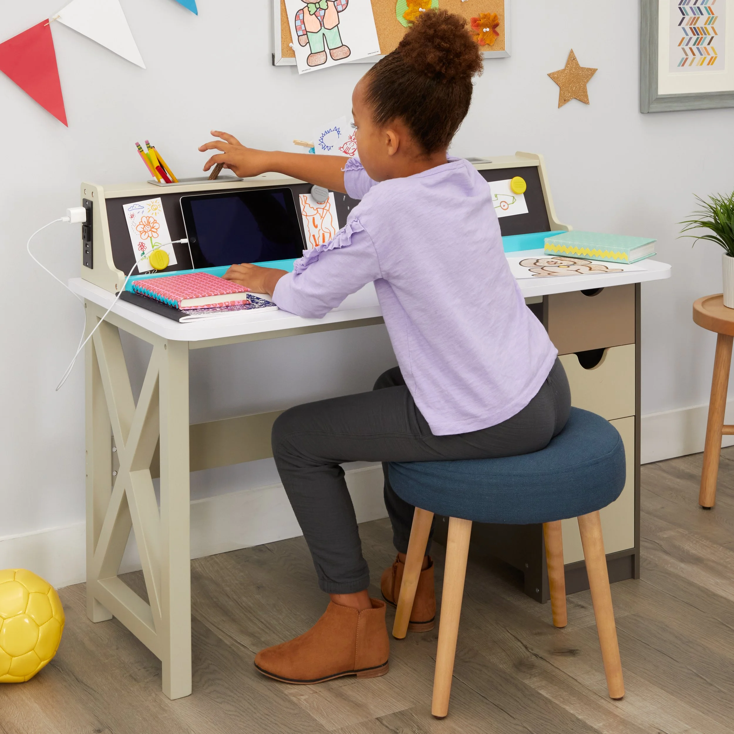 FL LT 2in1 Chalkboard Desk 658815 F21_454 1151.jpg