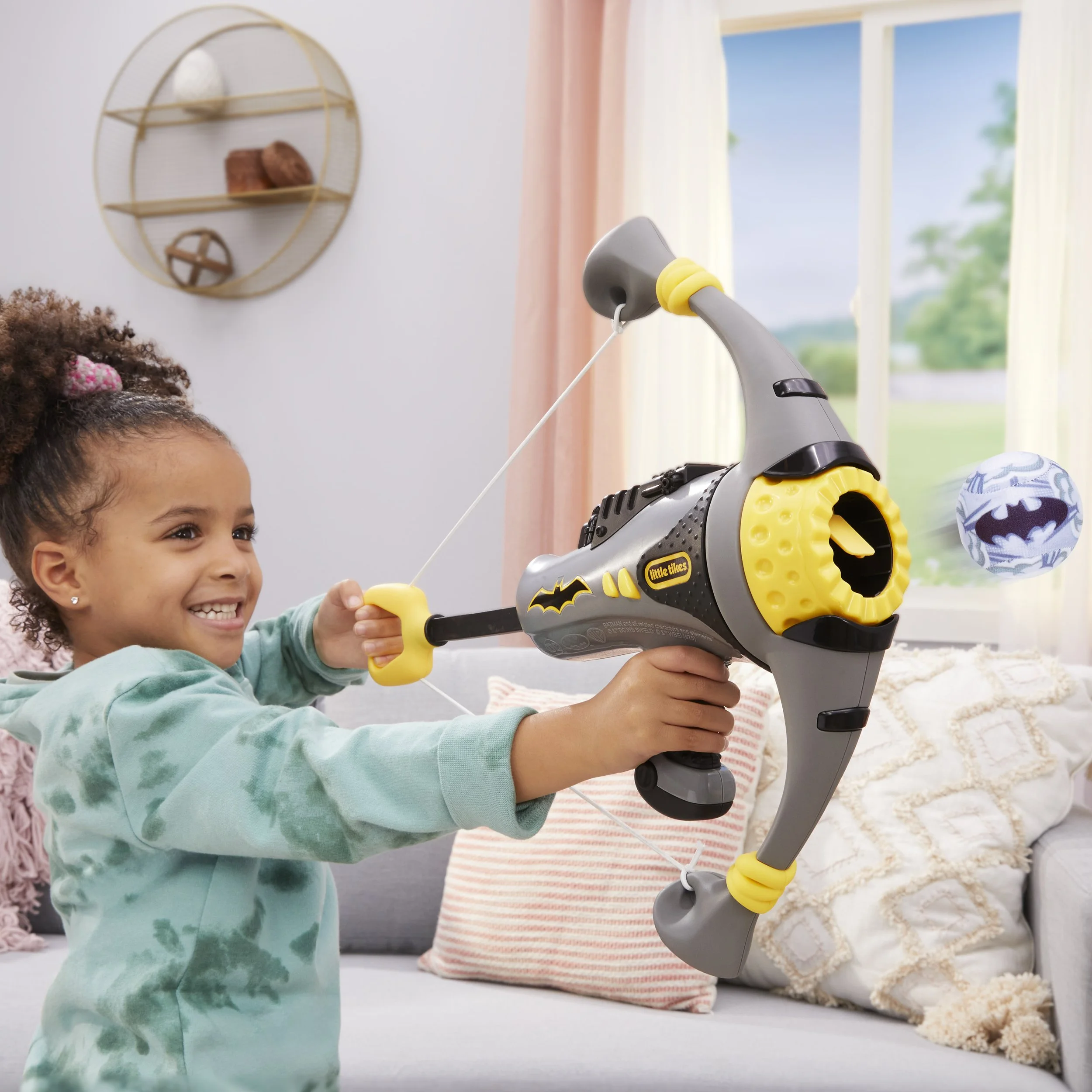 623738 Little Tikes Batman Bow Blaster FL 0147.jpg