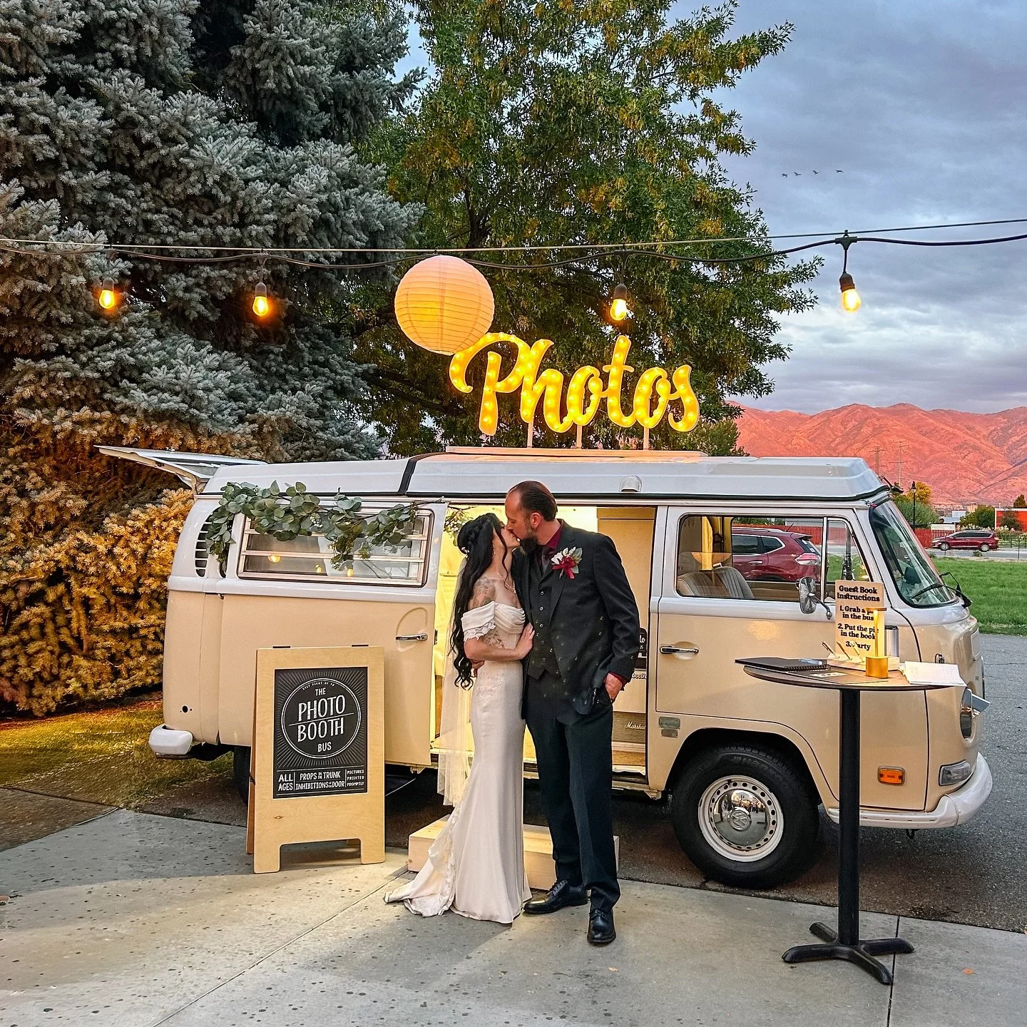 Robin and Karl&rsquo;s wedding last night was golden!!! The bus! The lights! The leaves! The mountains! Their love! The viiiiibe!! What a good at to spend a Friday night!

#photoboothbus #photobooth #vwbuslove #utahweddings #receptioninspo #utahvalle