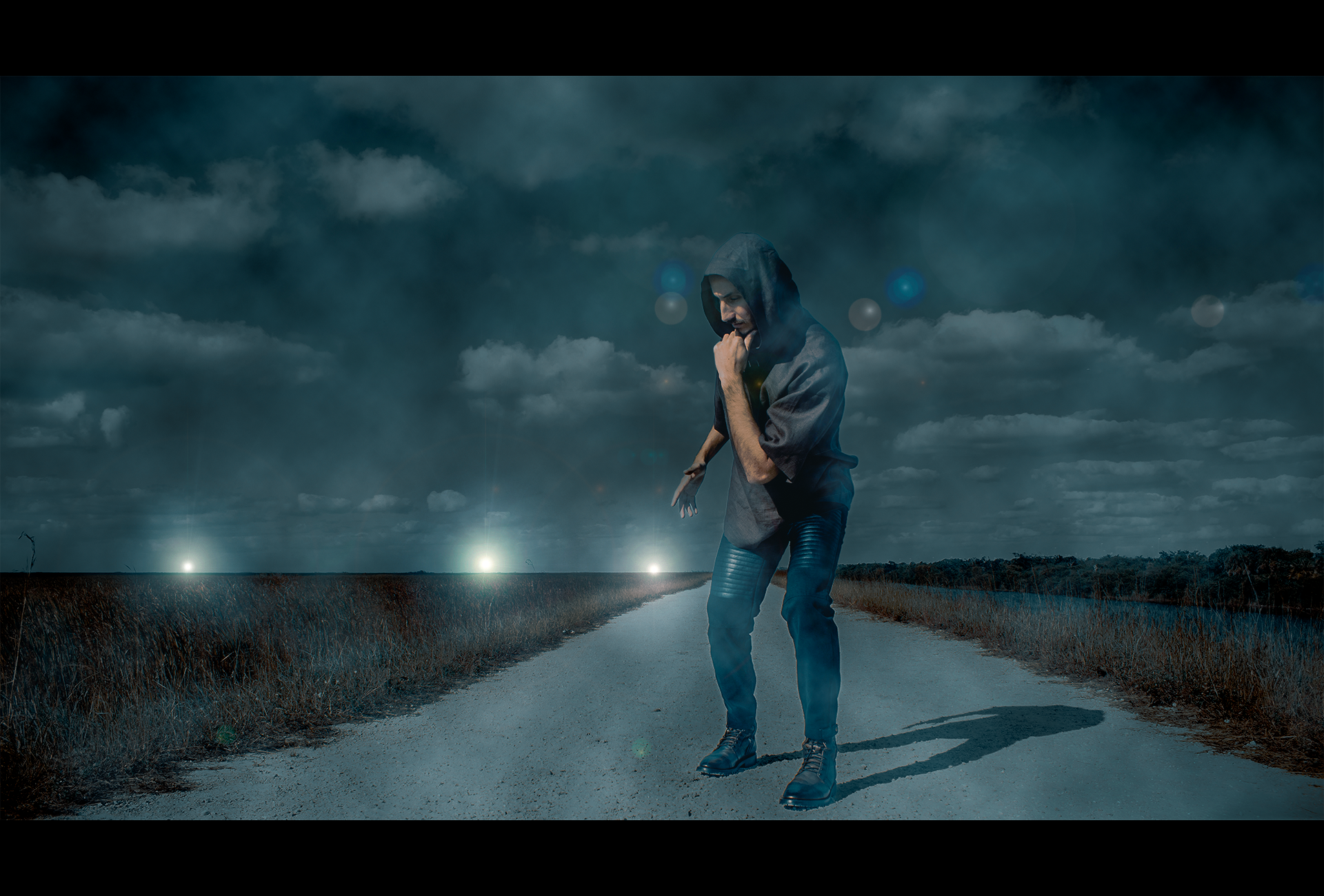 Geisterfeld Trail Action Artwork 2 (WS, Fog, Flares).png