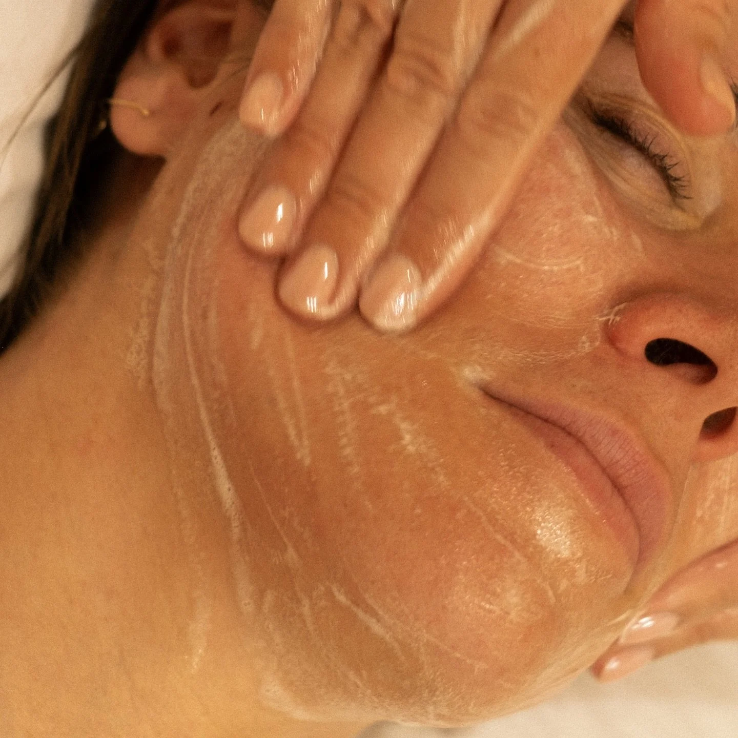 Our dermal therapy options are grounded in science and always evidence based. 
Dermal therapy options available to book online via our website. Bookings are limited now until Christmas. 
If you are feeling overwhelmed and not sure where to start, s