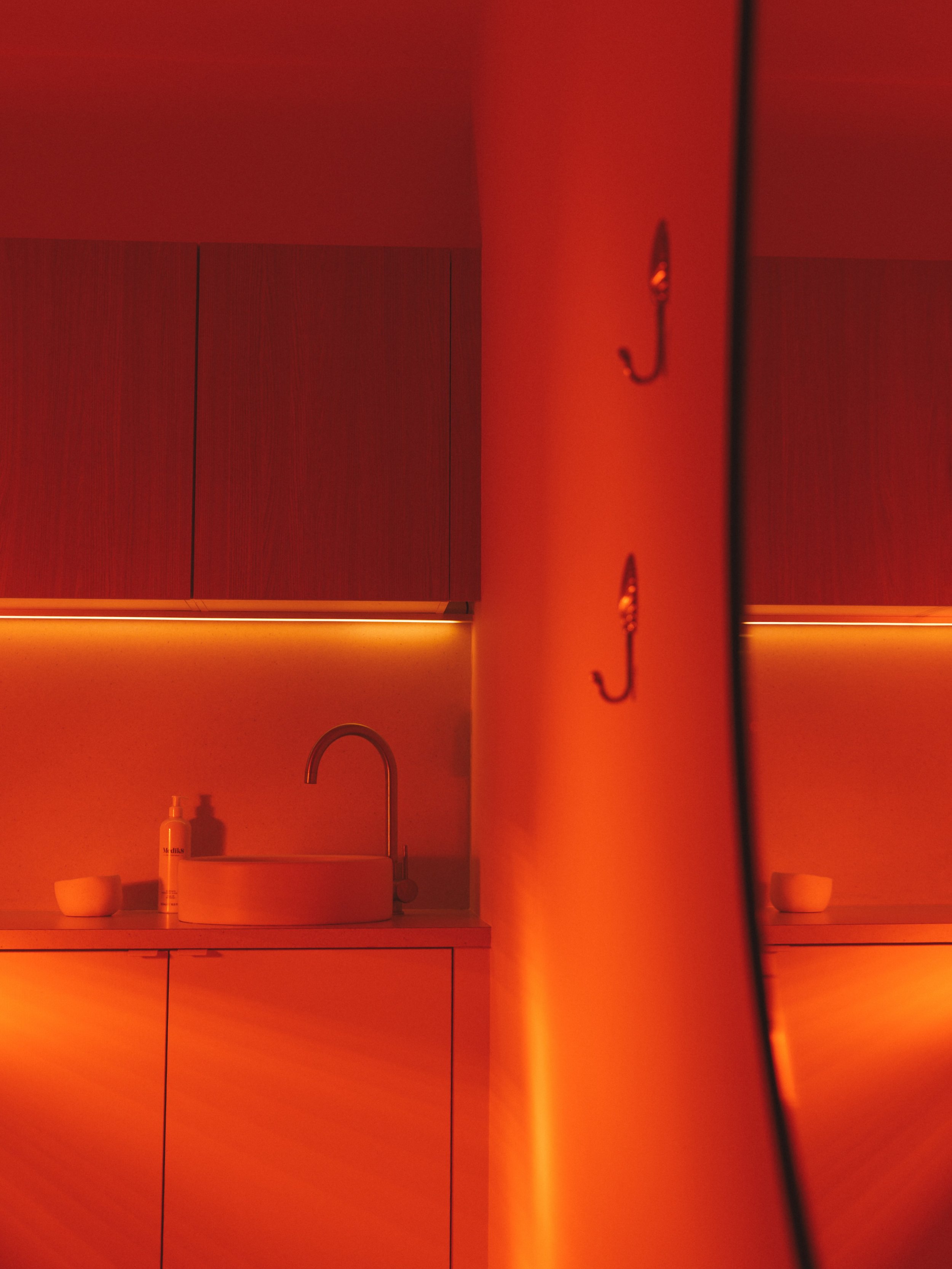 LED Light Therapy Scenes 🌡️

Where you&rsquo;ll find me between patients today. 

#cosmeticnurse #medspa #skincareroutine #skintreatment
