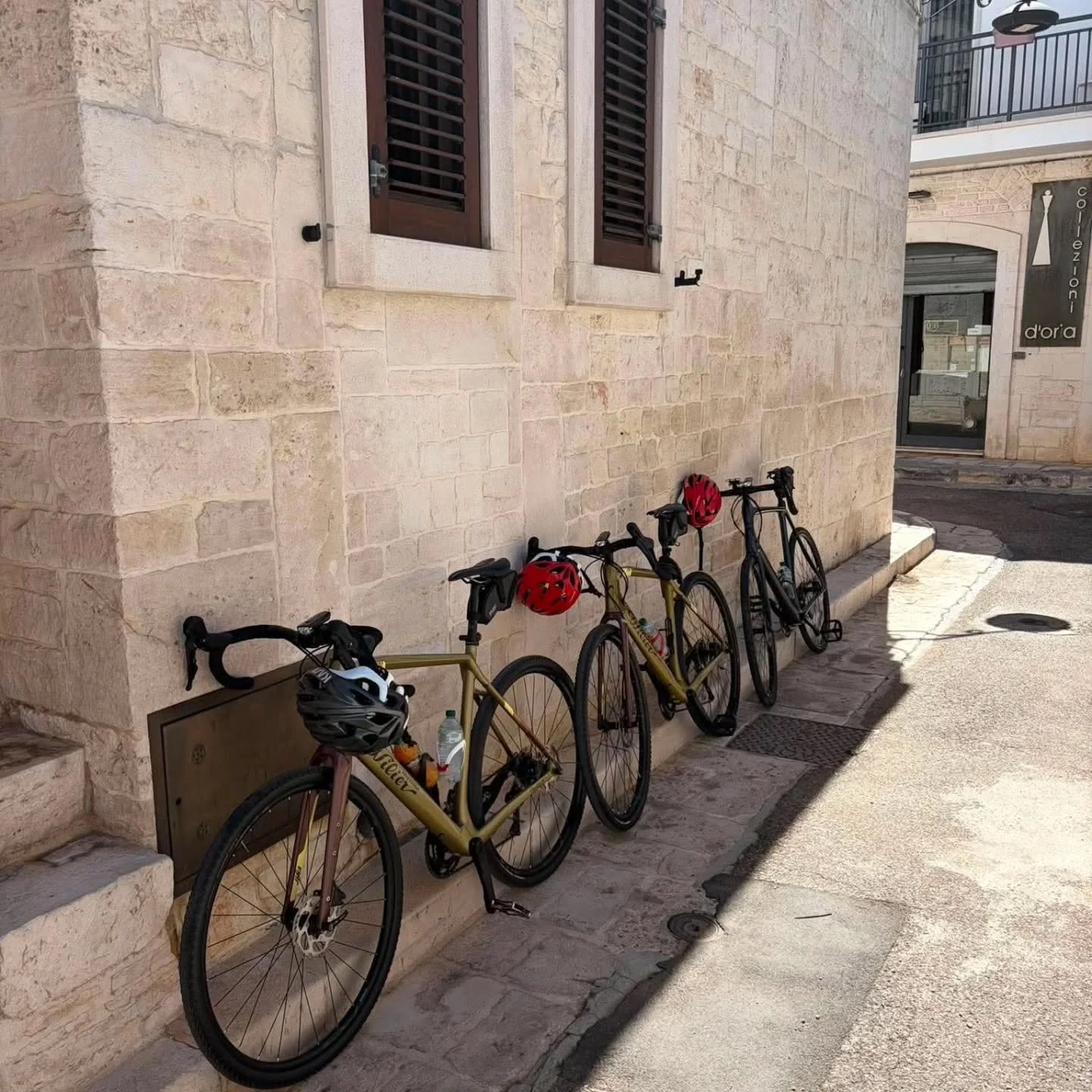 Currently in the land of the Pinarello and Bianchi.
Exploring the Puglia region by biking the surprising quiet backroads amongst the ancient olive trees.
Shop back open on the 2nd of July.
#probikemonopoli
#willierbikes
