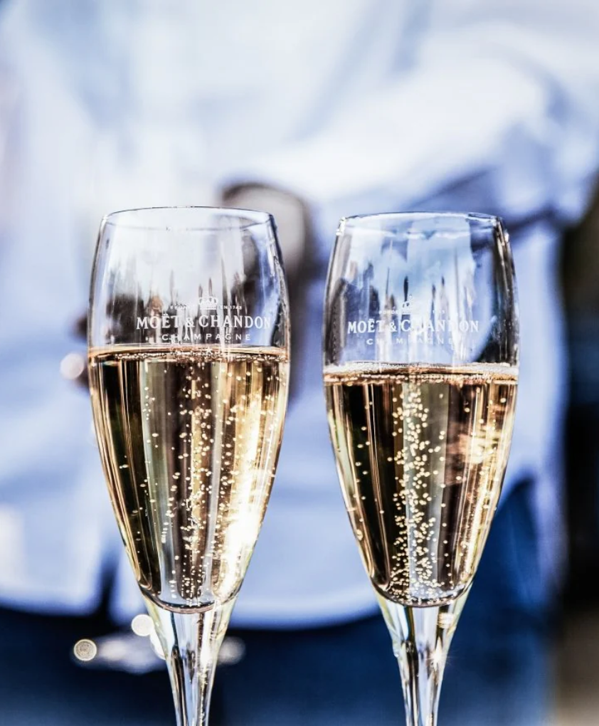 Champagne Toast (BBW Type).png
