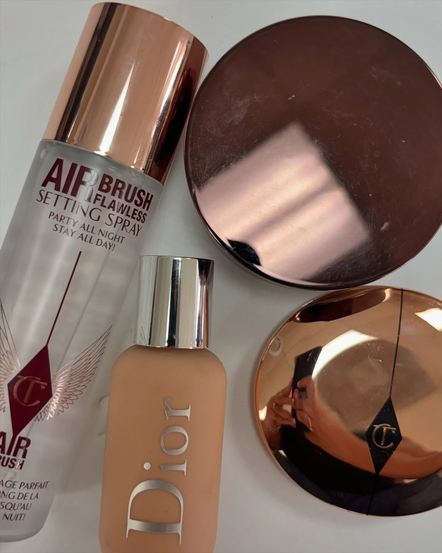 Some FAVORITE bridal products in rotation 🖤

@diorbeauty Dior Backstage Foundation
@charlottetilbury Airbrush Flawless Setting Spray
@charlottetilbury Airbrush Flawless Finish Powder
@lauramercier Loose Setting Powder

Do you use any of these in you