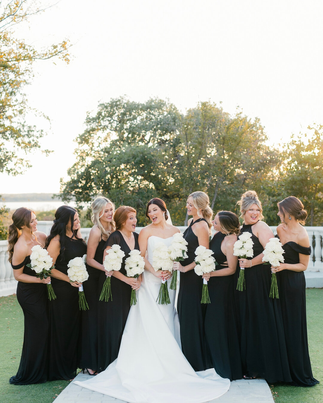 shannon + her girls 🖤​​​​​​​​​
@opalonyxphotography
@pop_parties
@thehillsideestatetx
@shannonjonessmith