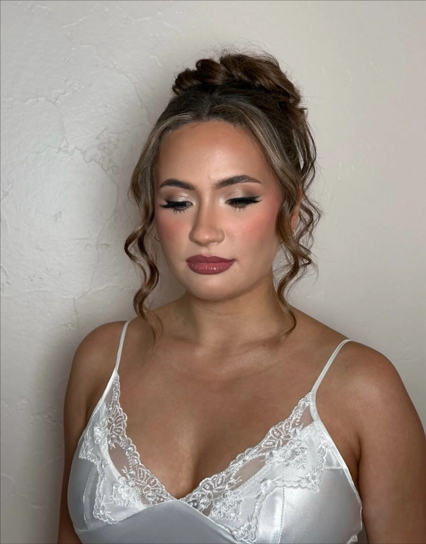 bronzey + glam = everything we need right now π€
@victoriagarzattp
#teasetopleasehairandmakeup bridal makeup. bridal glam. wedding makeup. glam makeup. dallas hair and makeup. dallas makeup artist