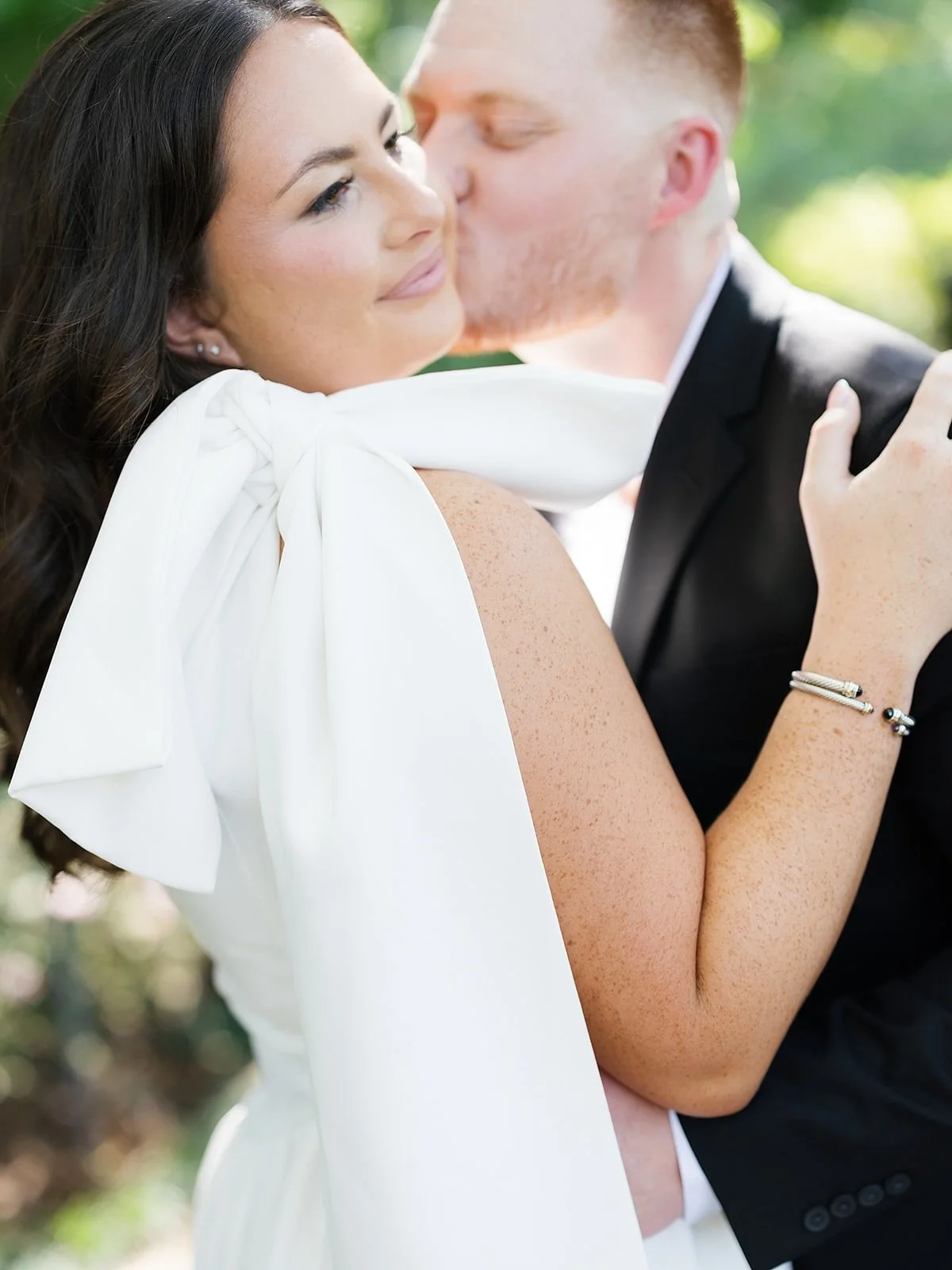 Three outfits later &amp; hair + makeup that did. not. budge. 🩷 @lacicokerttp @taylorrayttp 
⠀⠀⠀⠀⠀⠀⠀⠀⠀
Here&rsquo;s why you should hire a pro for engagement hair &amp; makeup: 
✨ Makeup that lasts through outfit changes, Texas heat, and all the kiss