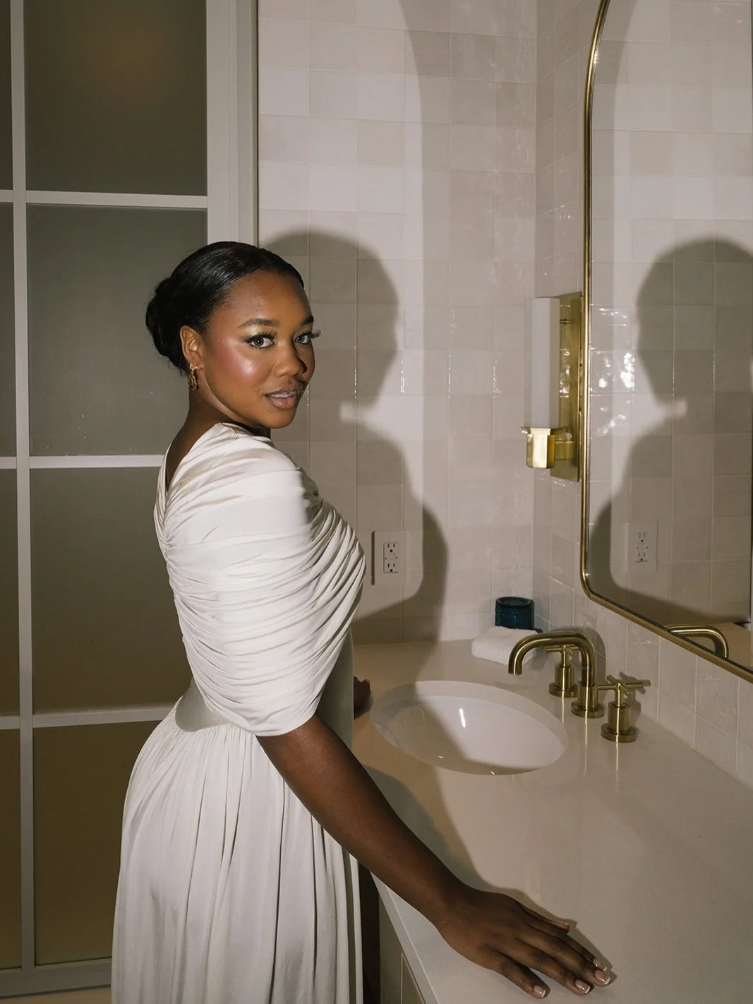 Our artists had so much fun stepping outside the bridal bubble for this colorful shoot! That green shadow + glowy skin combo has been living in my head rent free💚 @breannachwalattp @sarahmijaresttp
⠀⠀⠀⠀⠀⠀⠀⠀⠀
Loved teaming up with some amazing indust