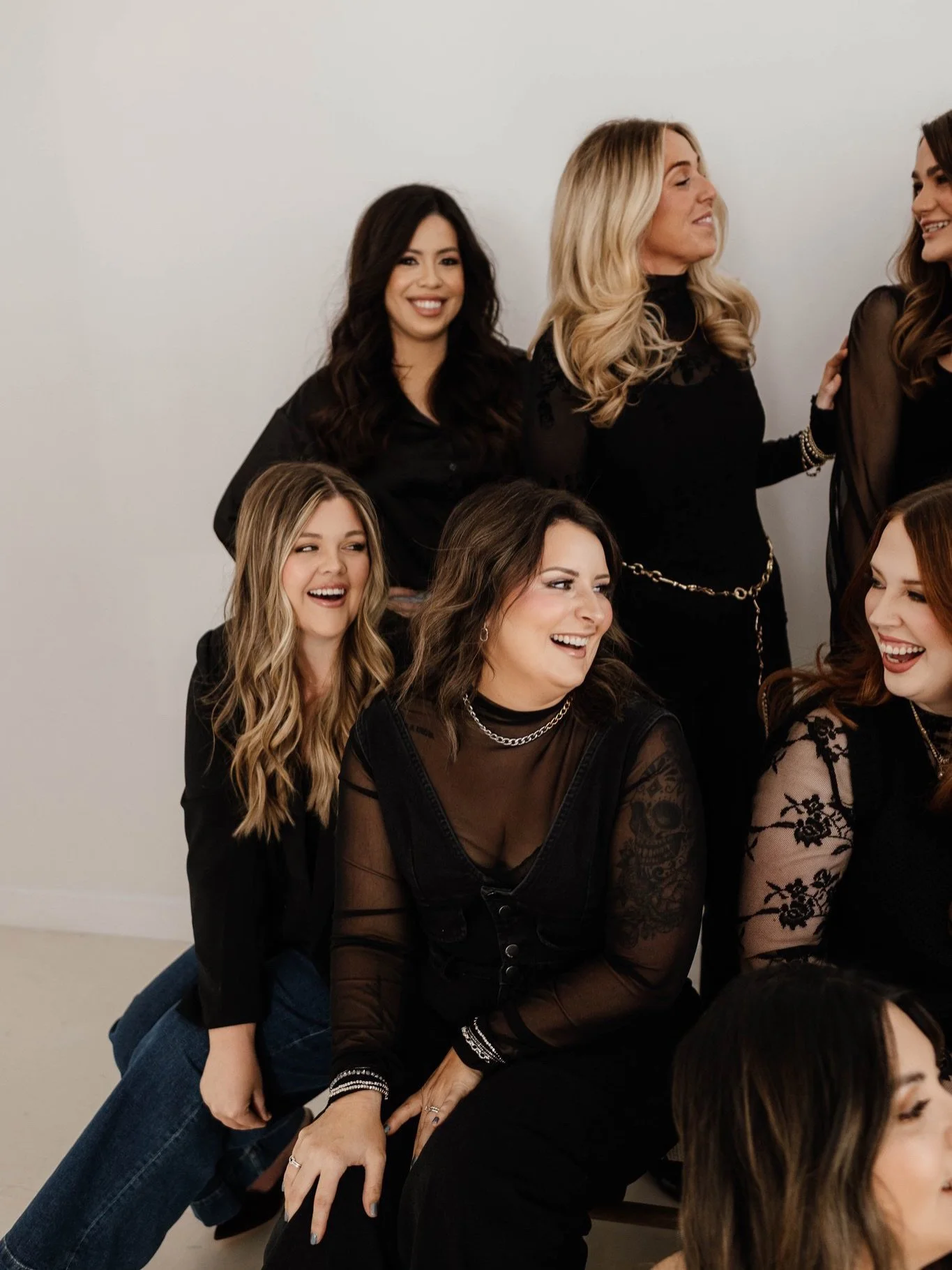 if you search up dream team, you&rsquo;ll find this 🖤
⠀⠀⠀⠀⠀⠀⠀⠀⠀
the most incredible photos by @randimichelleweddings at @thelumenroom ✨

#lumenroom #teamphotos #dallashairandmakeup #hairstylist #makeupartist