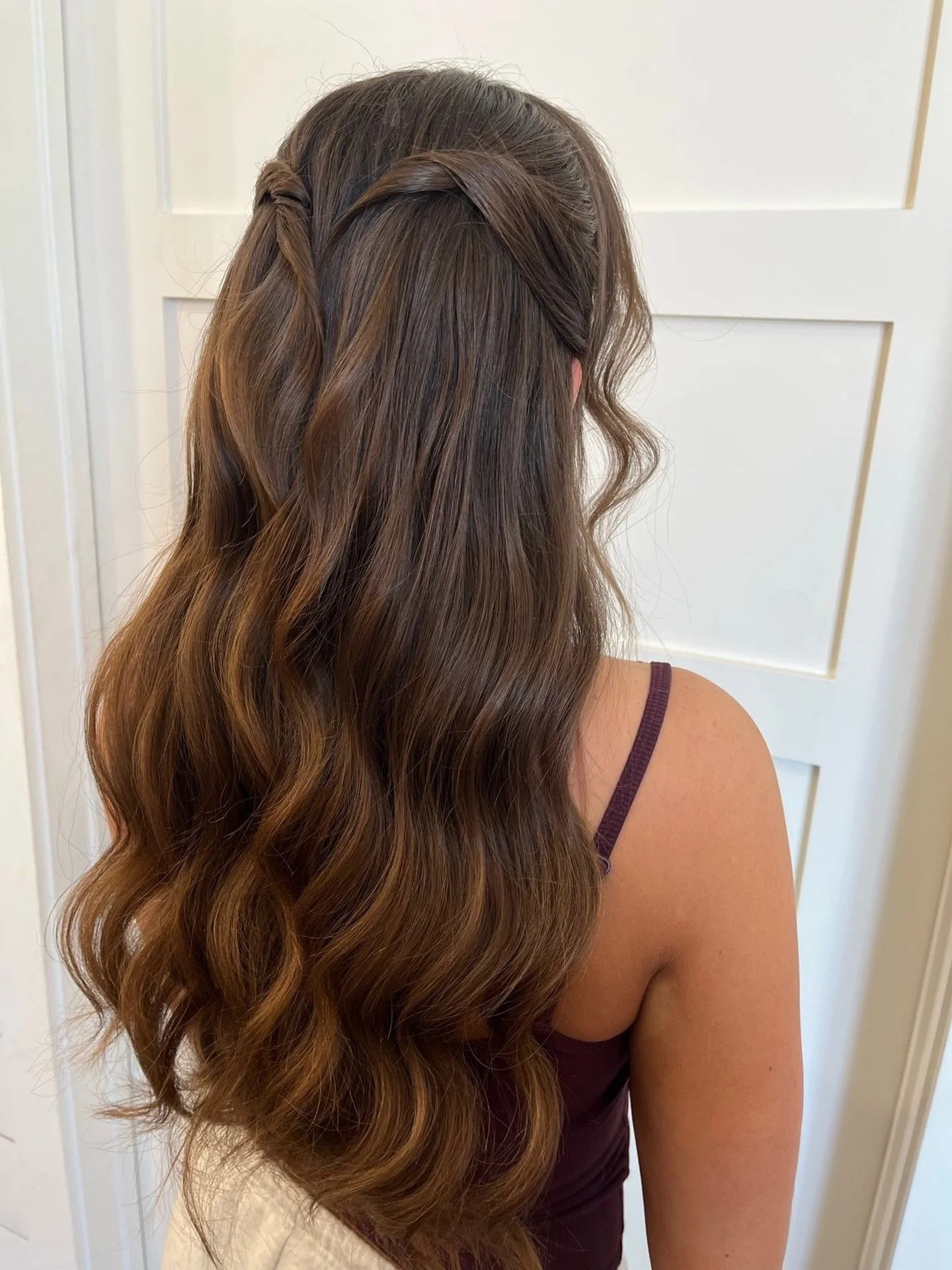 THE look of the season 🖤

Soft, sleek, and effortlessly flattering, this modern take on the classic half-up is one of our most requested styles! The perfect mix of timeless and cool-girl energy!

Save this for your hair inspo ✨

#springhair #bridalh