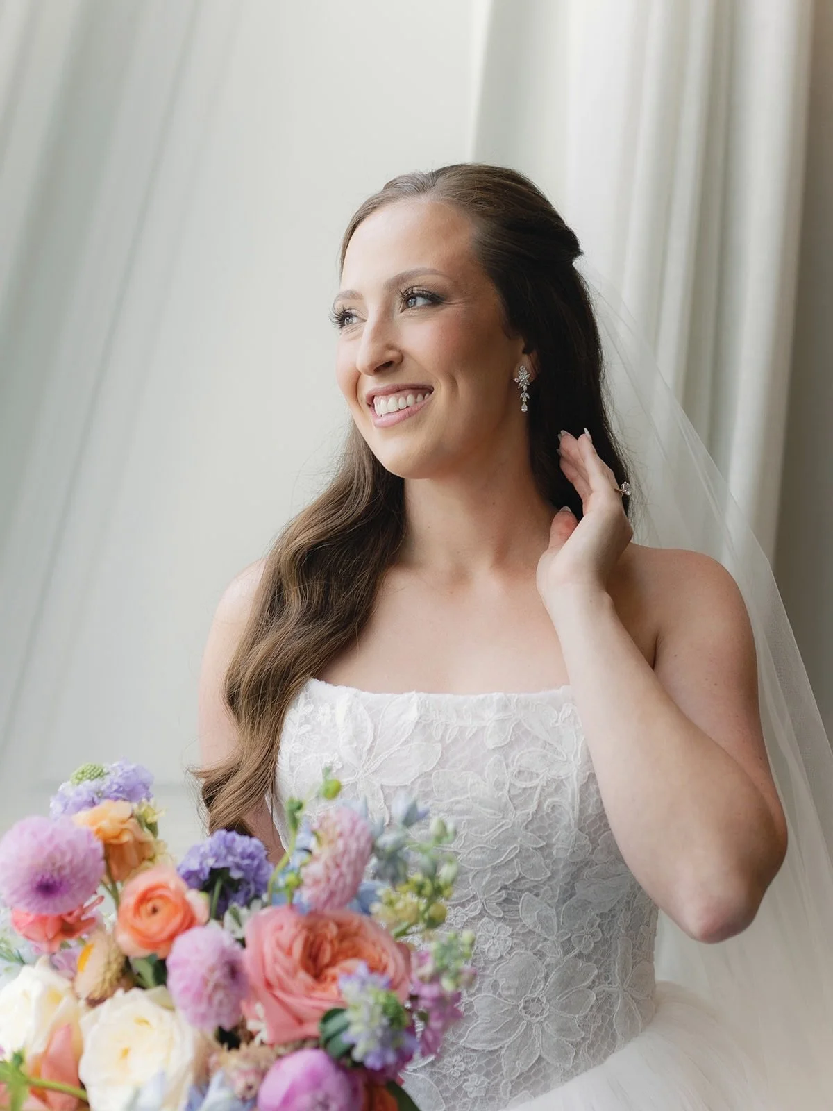 Oh nothing, just still thinking about Nicole&rsquo;s wedding day glam 🩷
⠀⠀⠀⠀⠀⠀⠀⠀⠀
No bigger honor than glamming up one of our favorite wedding vendors, @wedsociety.nicole! Nicole, you made such a beautiful bride!! 🫶🏽
⠀⠀⠀⠀⠀⠀⠀⠀⠀
Venue: @dallasarbore