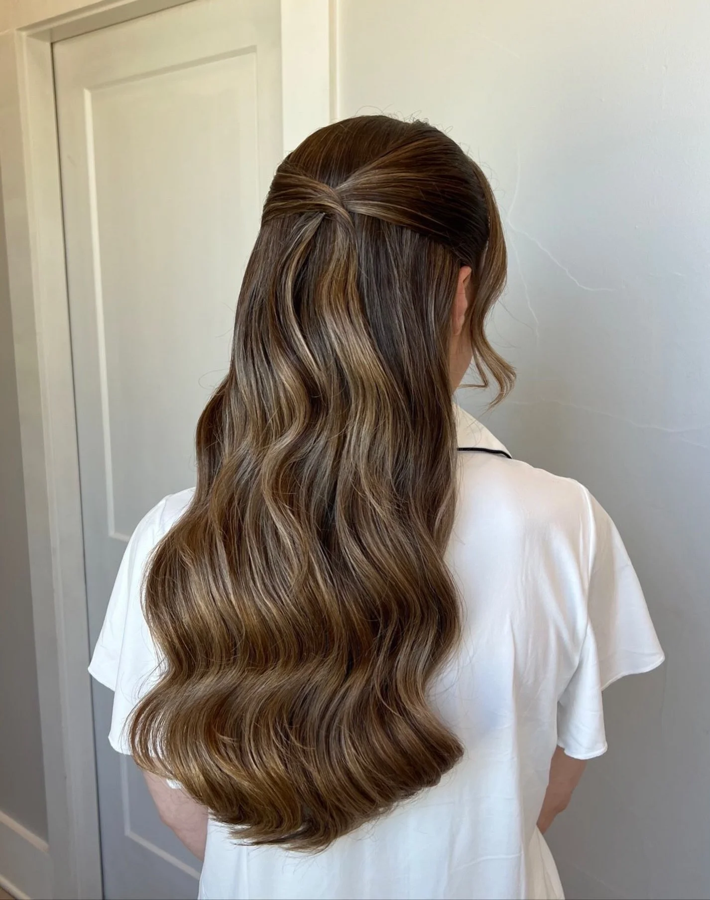 Pinterest-worthy hair is kind of our thing and this dreamy half-up by @monicaguajardottp is definitely one to save ☁️

Monica&rsquo;s lineup for the most beautiful half-up 👇🏽
@sexyhair Spritz and Stay
@sexyhair Powder Play
@sexyhair So Touchable
@a