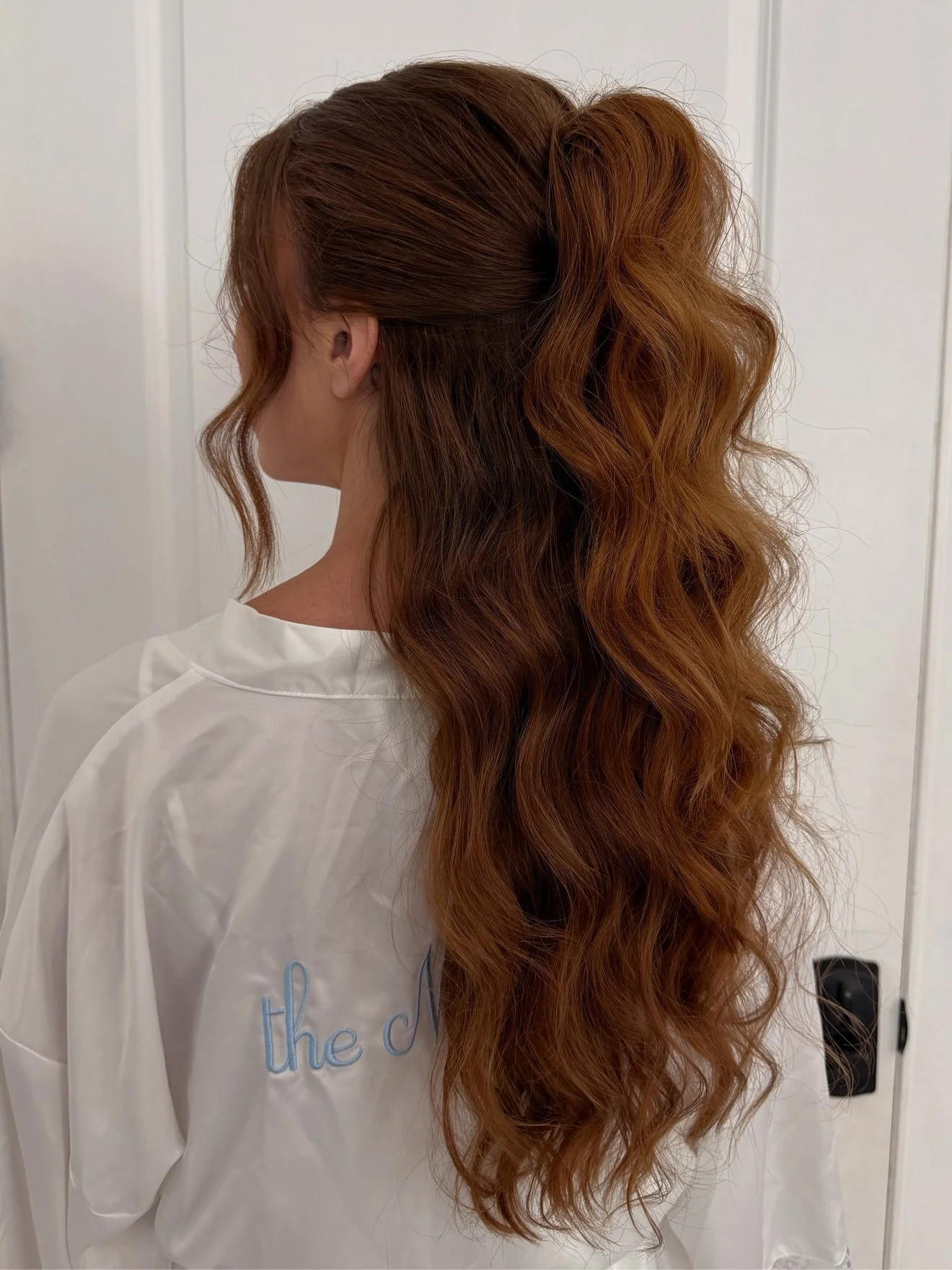 Give us a @graciebridgesttp half-up ALL DAY LONG 👏🏽

the claw-clip-inspired half up is everything! this is one of those hairstyles we&rsquo;re seeing on repeat every weekend, so be sure to save this for your hair inspo folder:

Gracie&rsquo;s favor