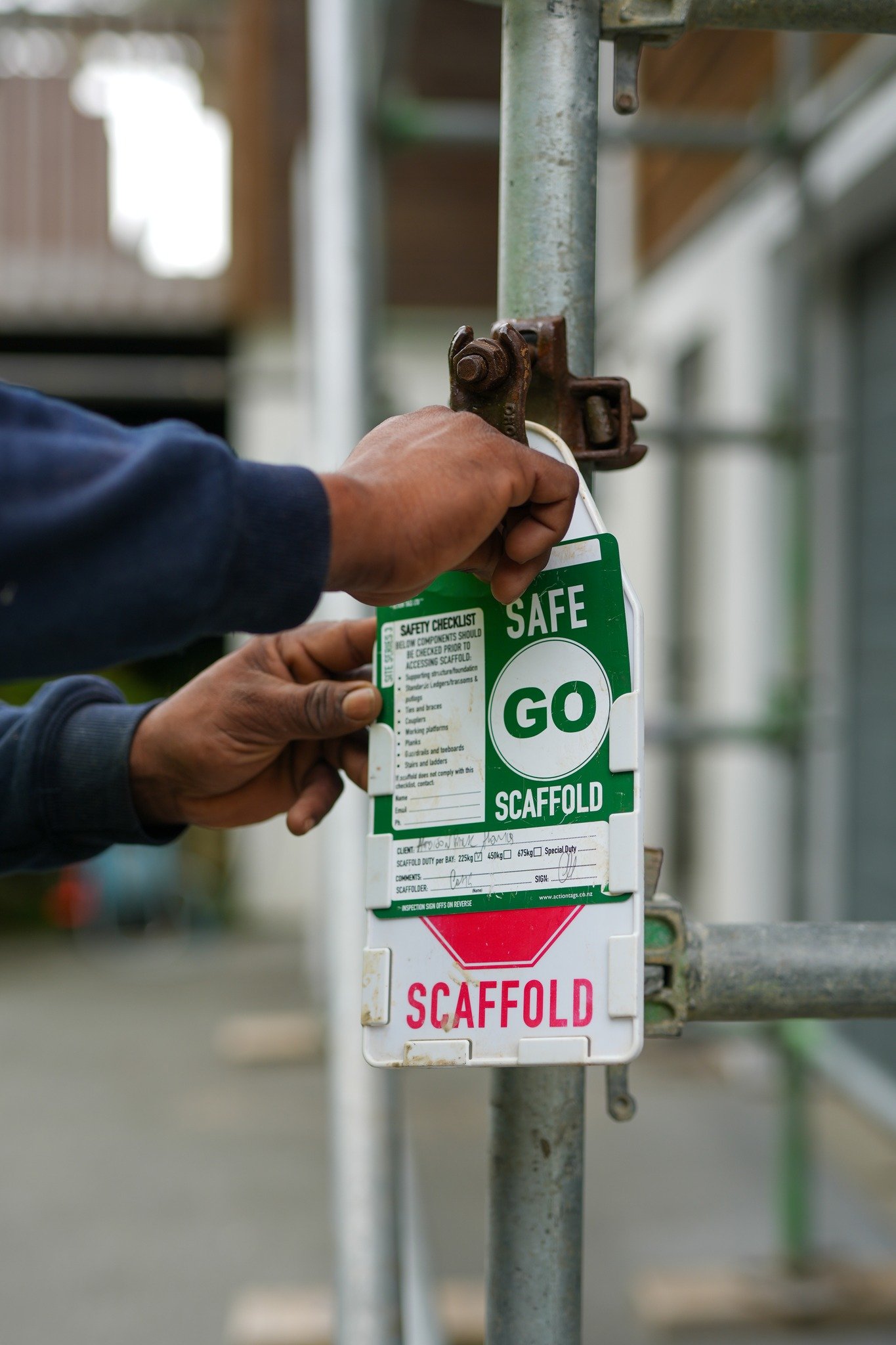 At Metroscaff, safety means more than just harnesses and hard hats.

This World Day for Safety and Health at Work, the focus turns to the psychosocial side of safety. These are the factors you can't always see, but have just as much of an impact.

A 