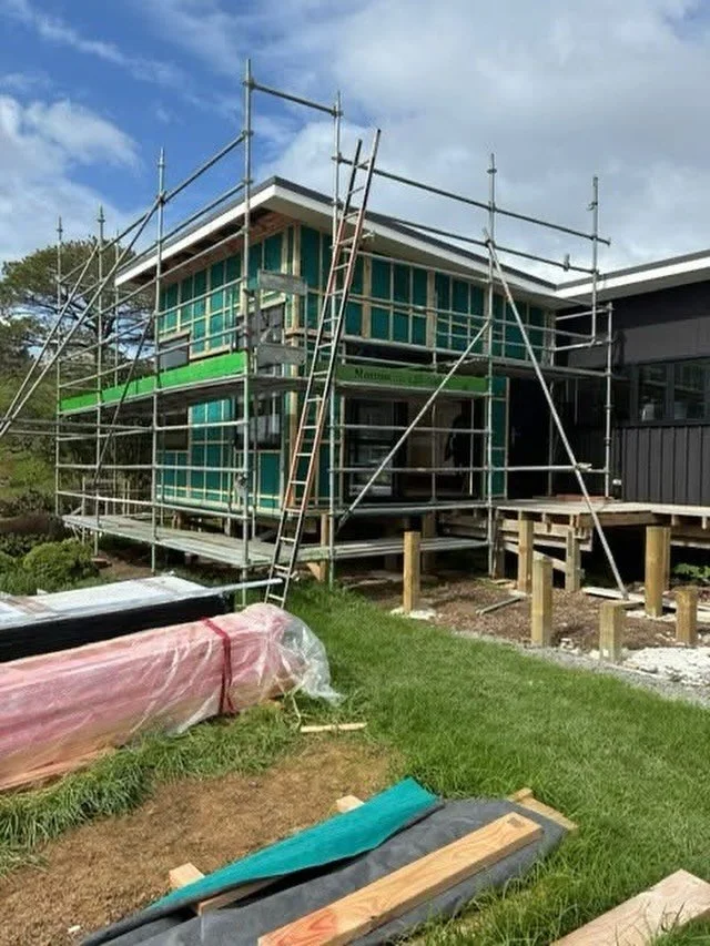 Stoked to see our scaffolding doing its thing in Martins Bay!

We&rsquo;re proud to be supporting @thehousecompanynz on this renovation project on a beautiful lifestyle section.

It&rsquo;s always great working alongside a top-notch team, making sure