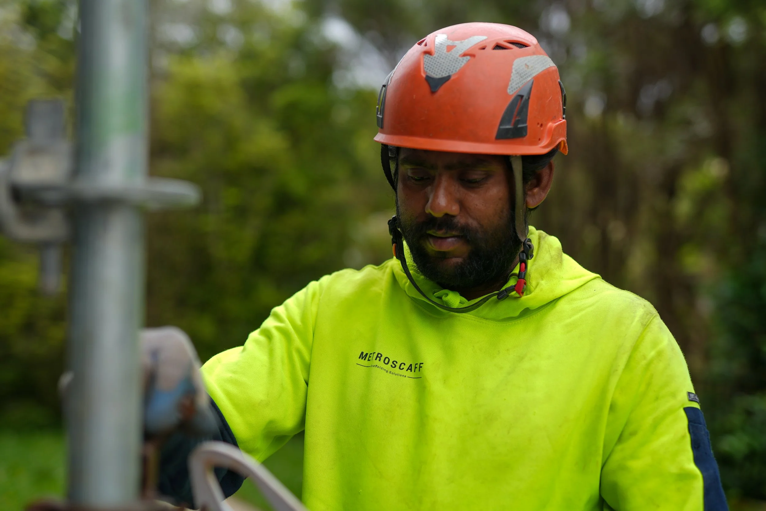 Metroscaff team conducting a pre-start safety check on a building site