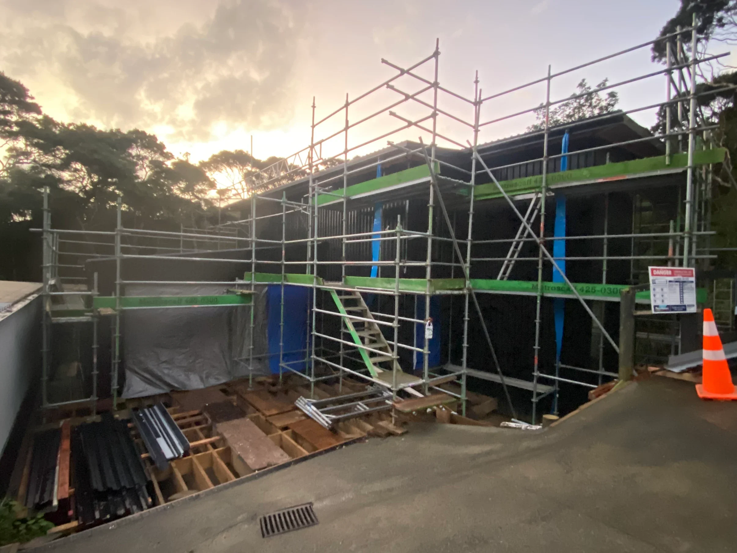 Scaffolding for a tricky build on Birkenhead, Auckland property