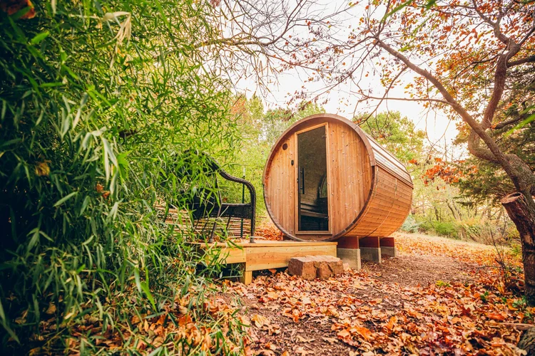Freestanding barrel sauna with ThermoWood staves