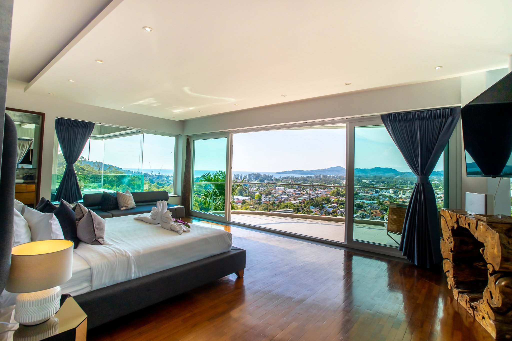 Villa Beyond-Master bedroom_01 (1).jpg