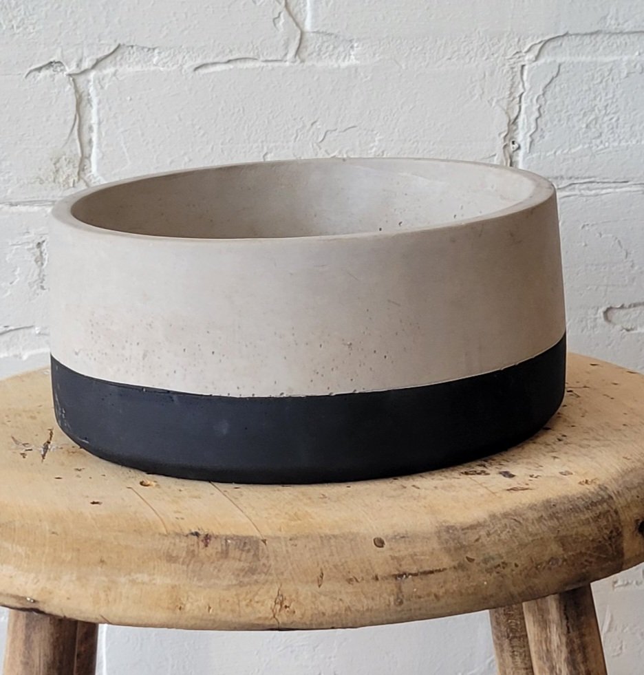 TWO TONE CONCRETE PLANTER