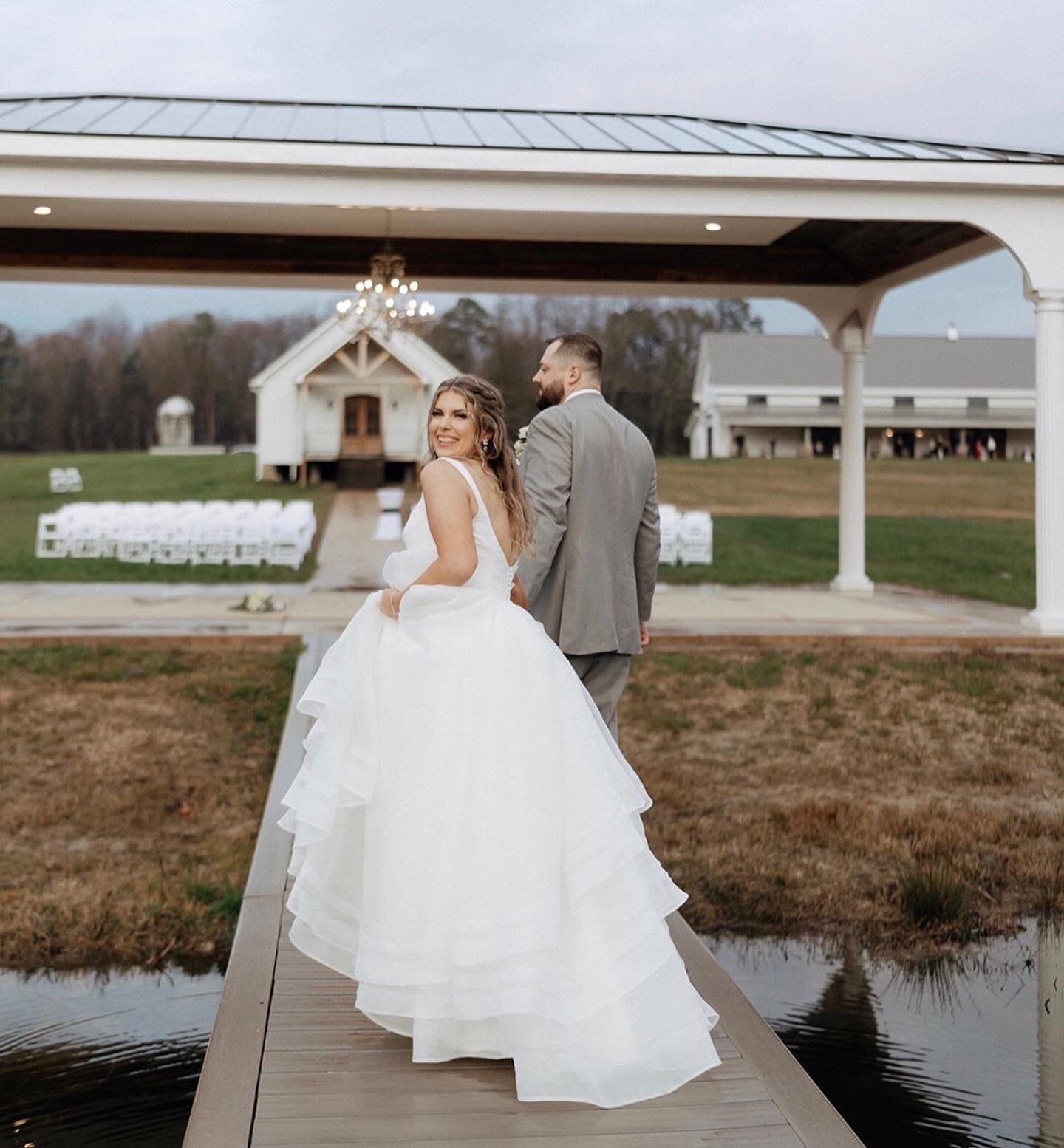 Introducing Mr. &amp; Mrs. Woods! Caitlyn and Austin had a gorgeous wedding at the gazebo followed by a reception in the barn! Photographer: @desireeashleyphotography #whiteoakmanorweddings #virginiaweddings #barnvenue #outdoorweddings #virginiaweddi