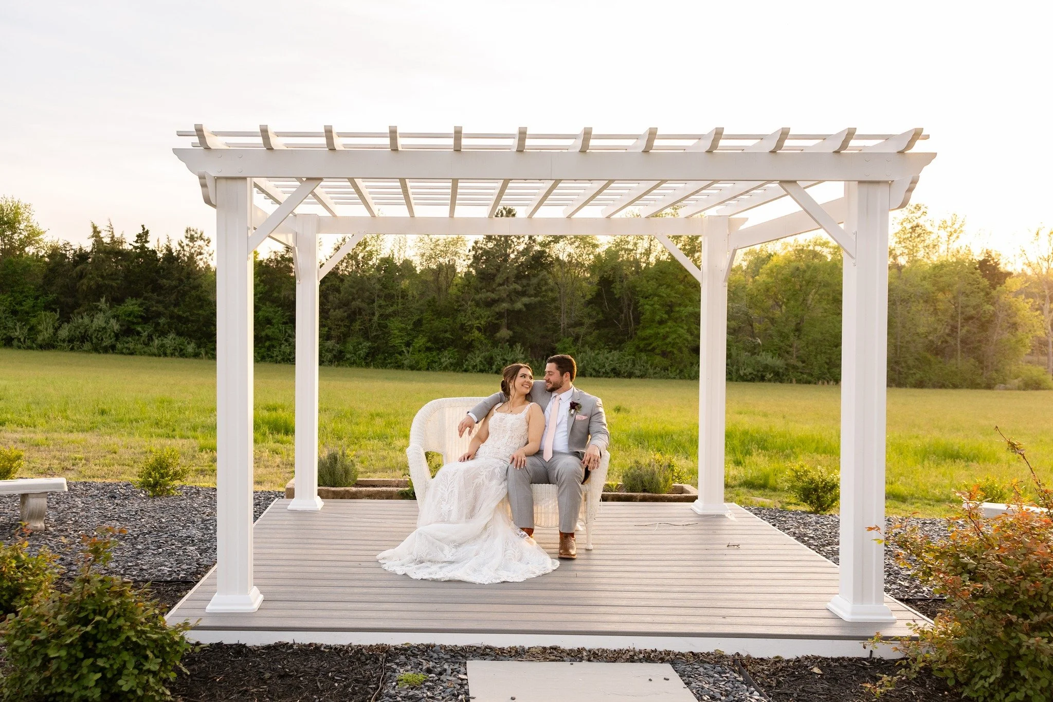 Cozy moments like this are what make our venue feel so special! 

Come see the beauty for yourself &mdash; book a tour today and start imagining your own dream wedding day here: https://www.whiteoakmanorvenue.com/schedule-a-venue-tour

Photography: @