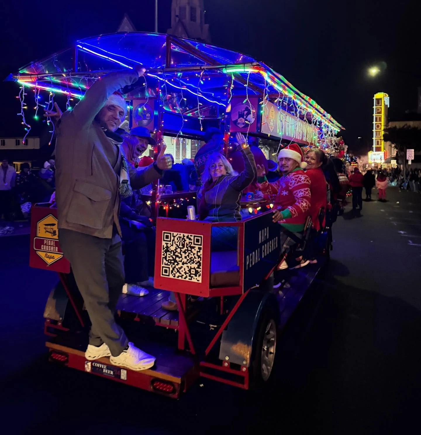 Our 3rd Napa Christmas Parade 🎄 and it NEVER disappoints! 🎅🏽 One of the highlights of the year!!!
Book now for your HOLIDAY HYPE 🤶🏼