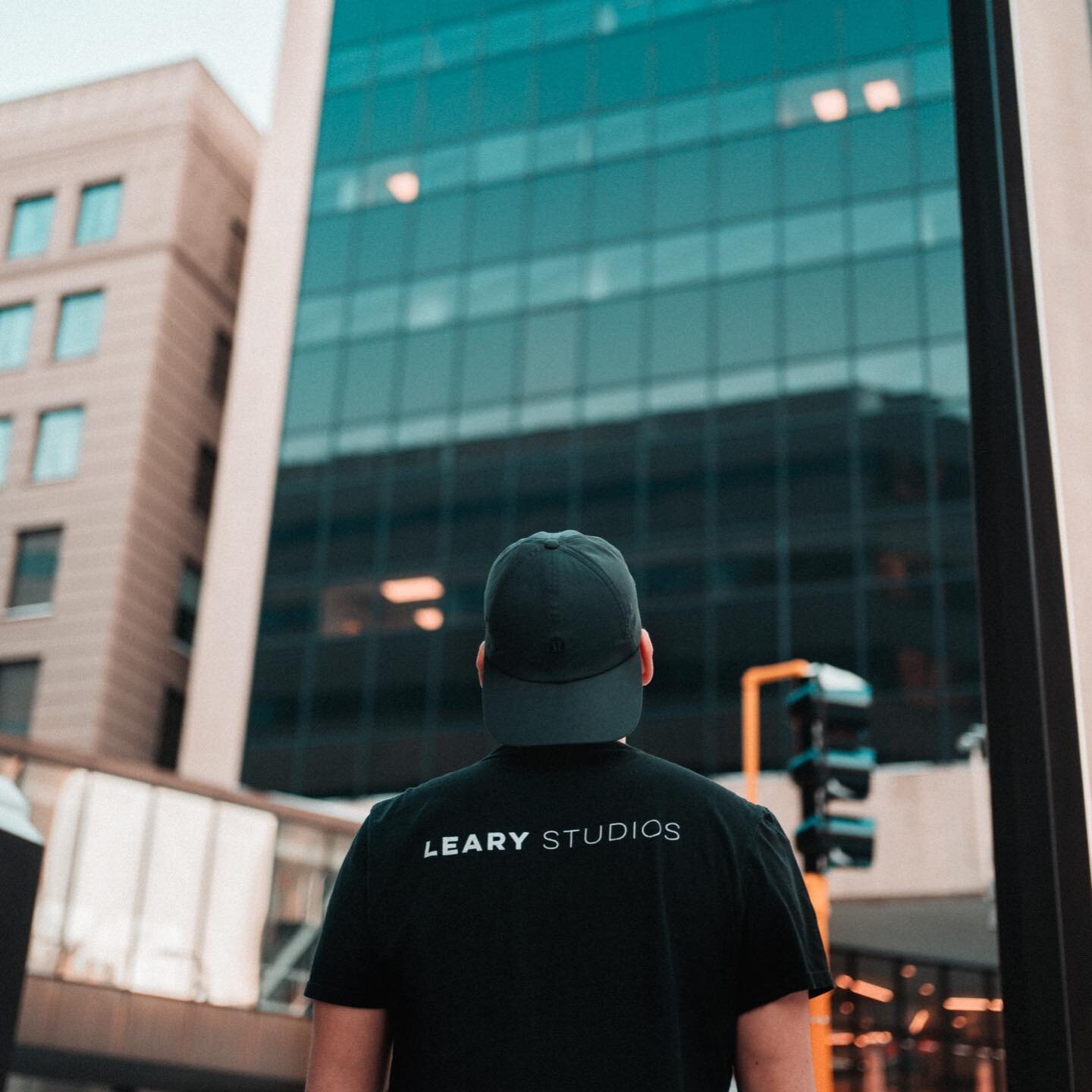 New location, same dedication to producing high-quality videos! 🎥🎬 
-
We're excited to announce that Leary Studios has moved to our new address at 
-
331 2nd Avenue South, Suite 400, Minneapolis, MN 55401. 
-
#LearyStudios #VideoProduction #NewAddr