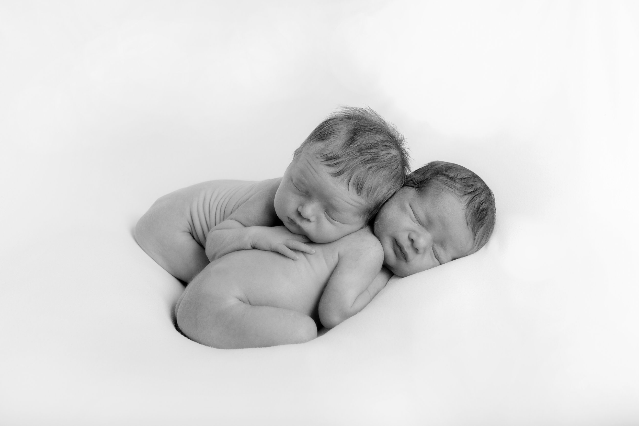 twin newborn-1.jpg