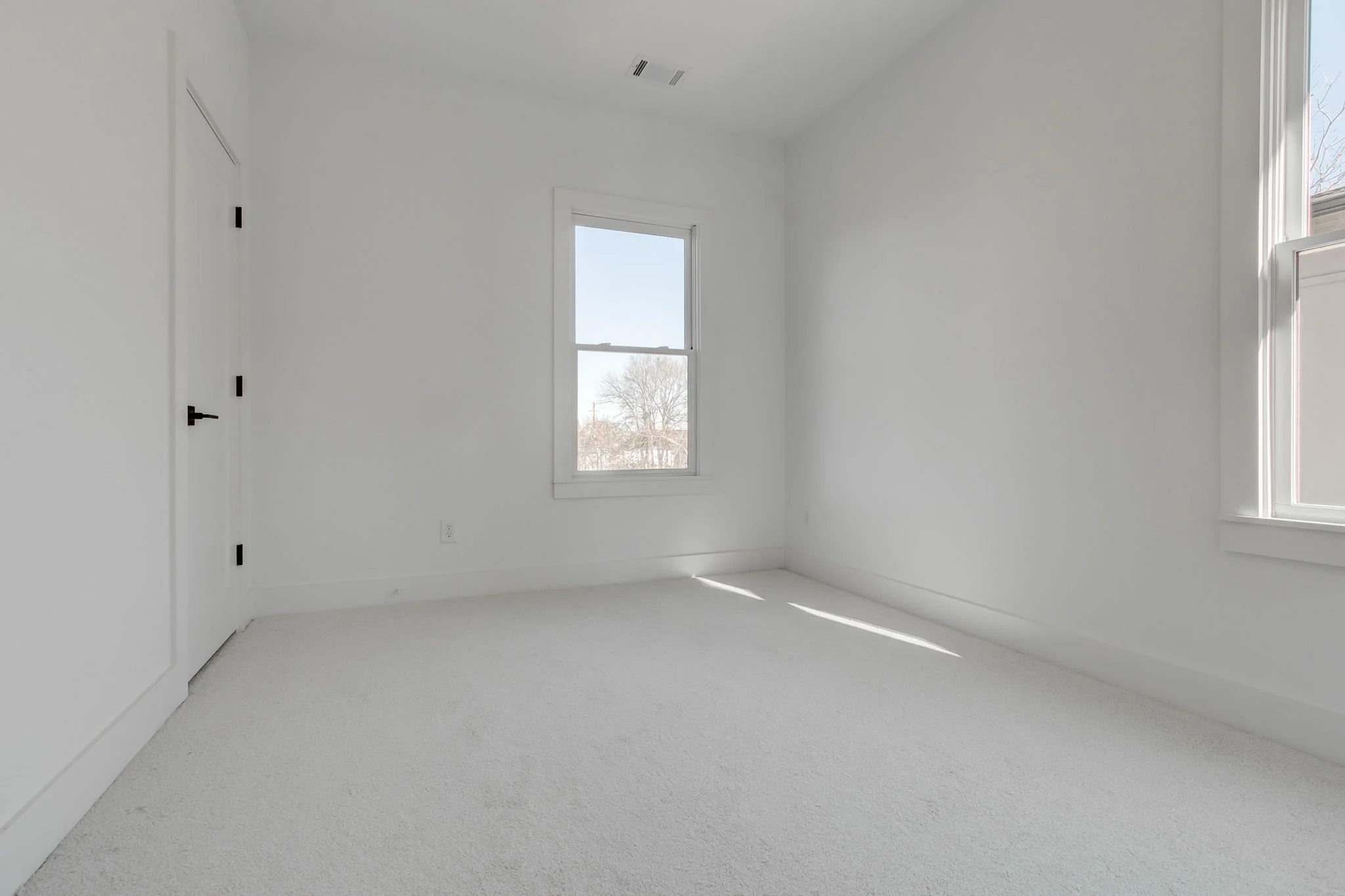 39-web-or-mls-Address Here-24 (2).jpg