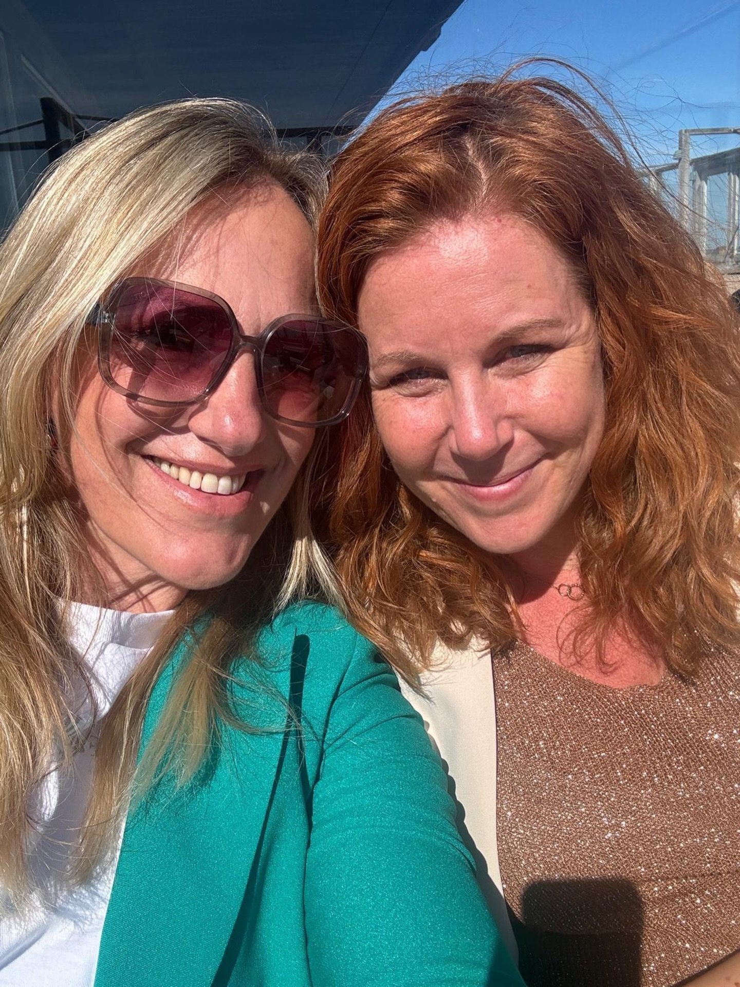 Zon op je gezicht, langere dagen en dat gevoel dat de zomer eraan komt ☀️
Voor ons betekent dat maar &eacute;&eacute;n ding: volle focus op het cre&euml;ren van next level producties.
Van concept tot realisatie bouwen we aan belevingen die raken, ver