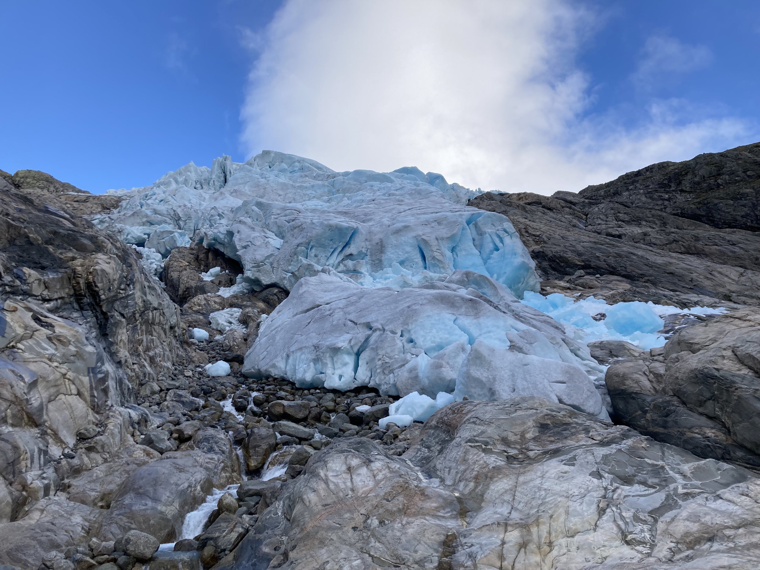 Vetle Supphellebreen glacier is shrinking