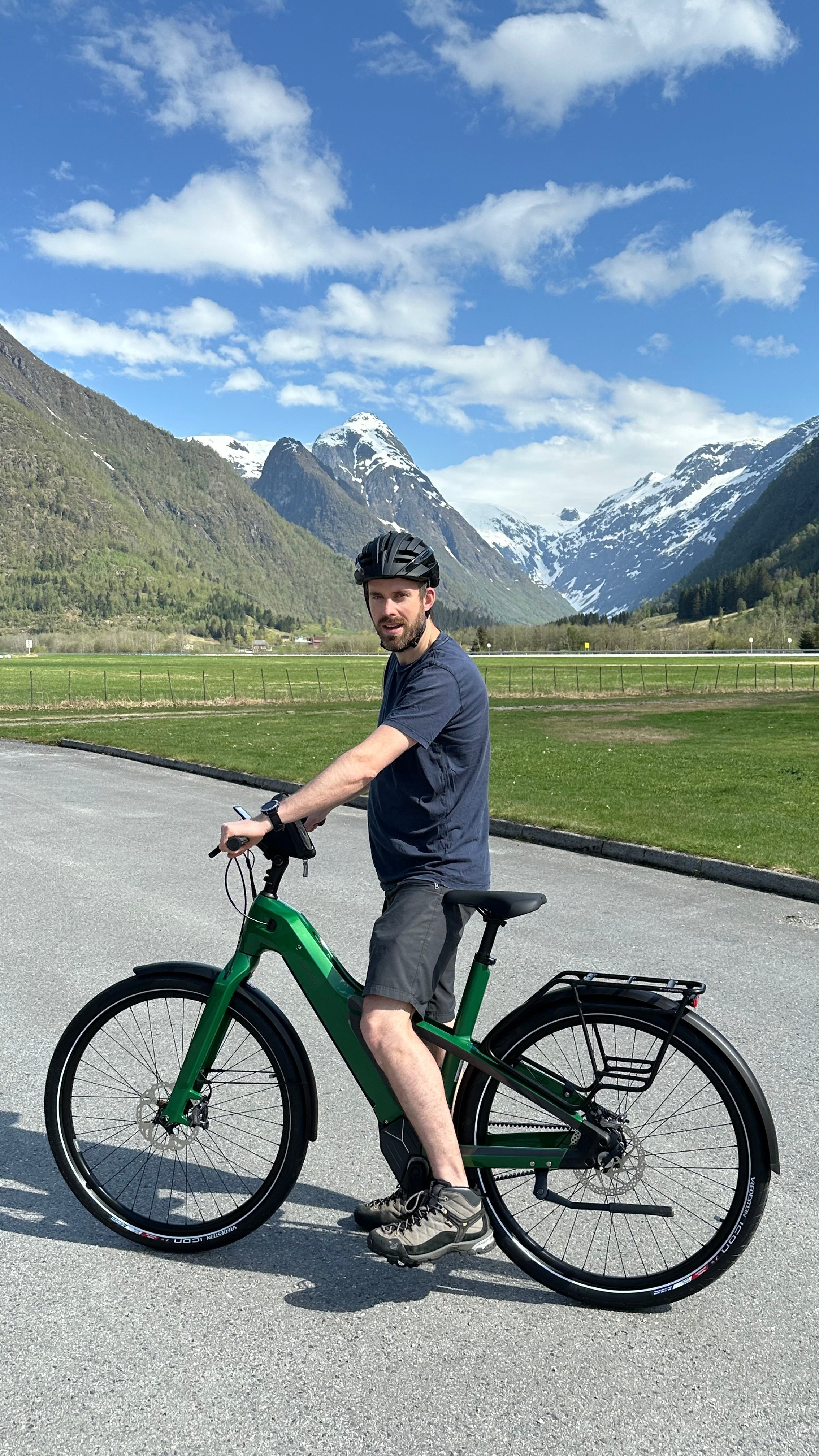Electric bike in Fjærland 
