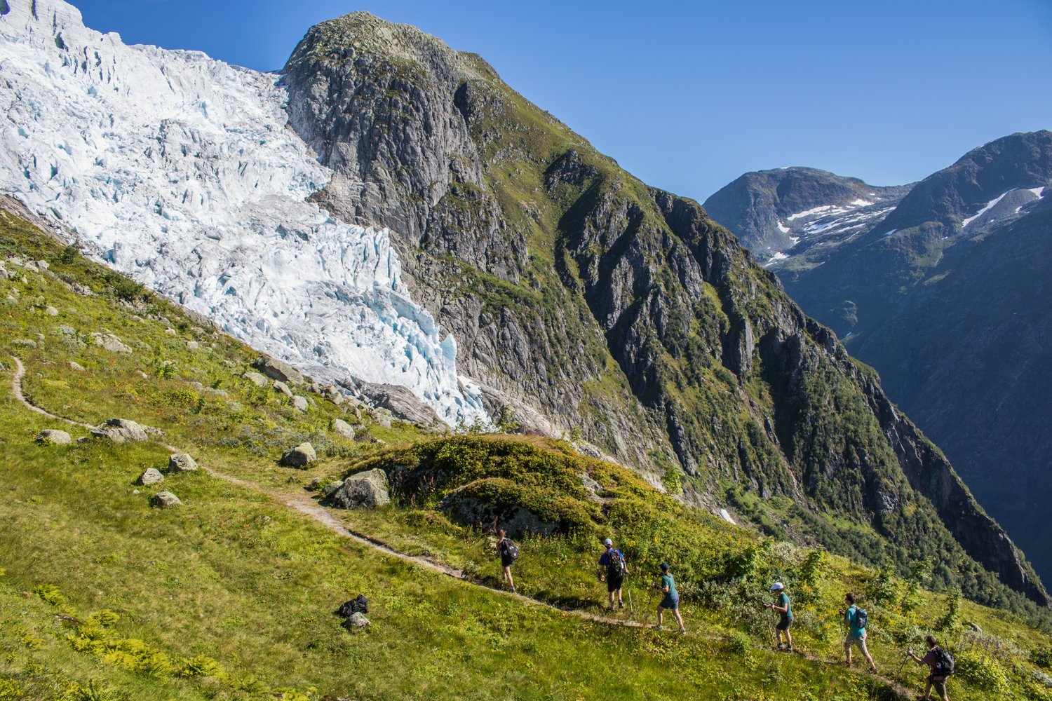 Glacier walk with nature guiding in Fjærland