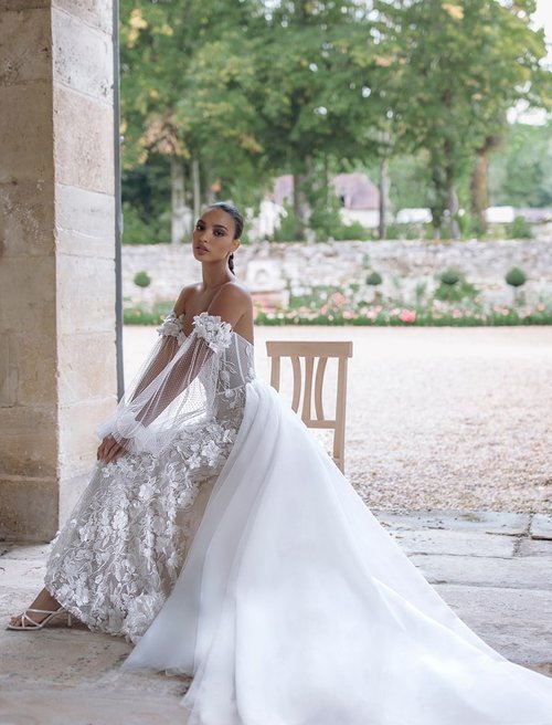 Wedding Dress Trends 2019: Pastels, Mock-Necks, and Statement Sleeves |  Glamour