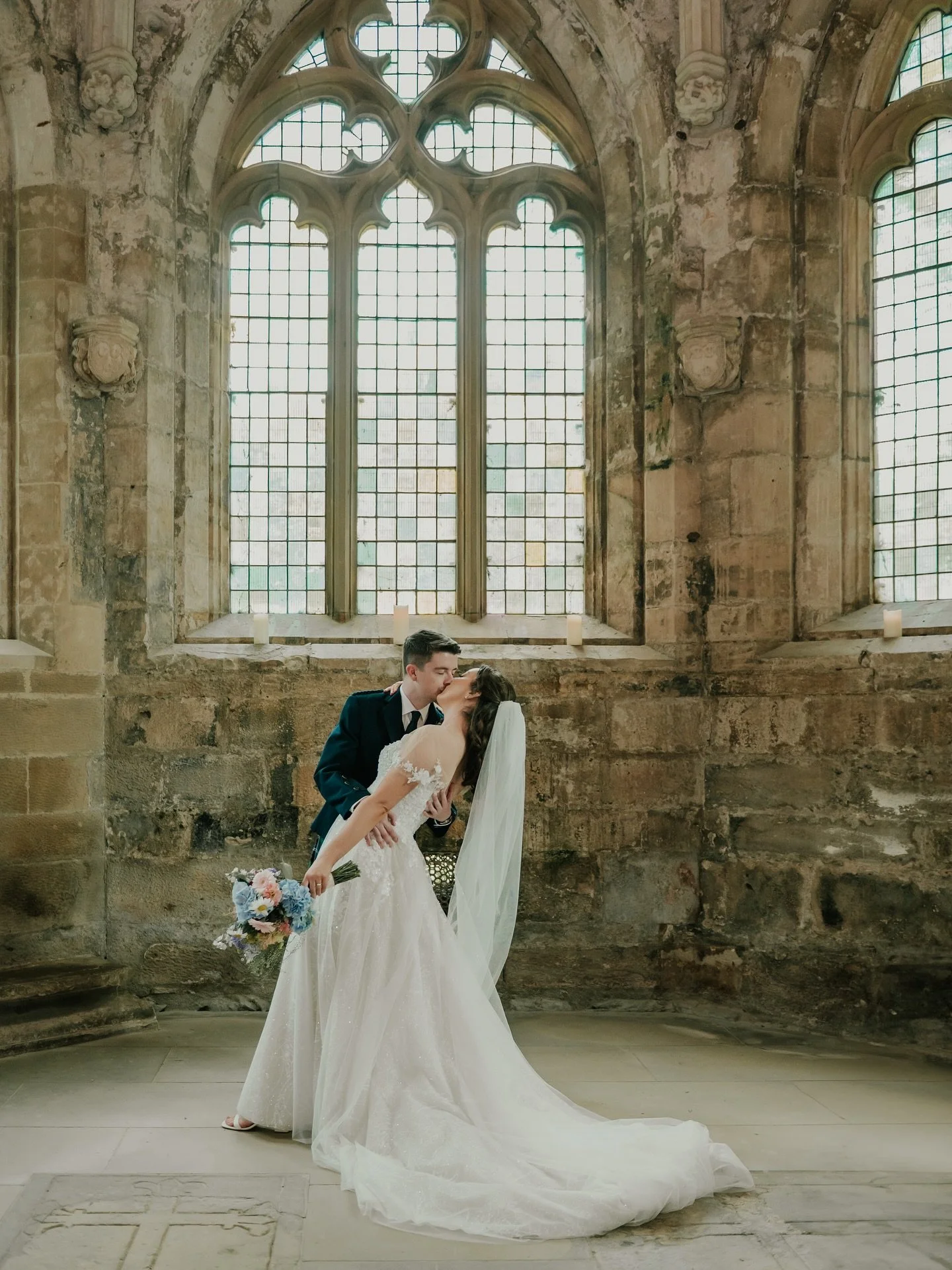 Hannah + Scott 🤍

&lsquo;𝘐𝘵 𝘸𝘢𝘴 𝘏𝘢𝘯𝘯𝘢𝘩 𝘸𝘩𝘰 𝘢𝘴𝘴𝘪𝘴𝘵𝘦𝘥 𝘶𝘴 (𝘮𝘺𝘴𝘦𝘭𝘧, 𝘮𝘺 𝘮𝘶𝘮 𝘢𝘯𝘥 𝘮𝘺 𝘔𝘰𝘏) 𝘸𝘩𝘦𝘯 𝘐 𝘤𝘢𝘮𝘦 𝘵𝘰 𝘷𝘪𝘦𝘸 𝘥𝘳𝘦𝘴𝘴𝘦𝘴 𝘢𝘯𝘥 𝘢𝘨𝘢𝘪𝘯 𝘸𝘩𝘦𝘯 𝘮𝘺 𝘥𝘳𝘦𝘴𝘴 𝘢𝘳𝘳𝘪𝘷𝘦𝘥. 𝘞𝘦 𝘩𝘢𝘥 𝘢