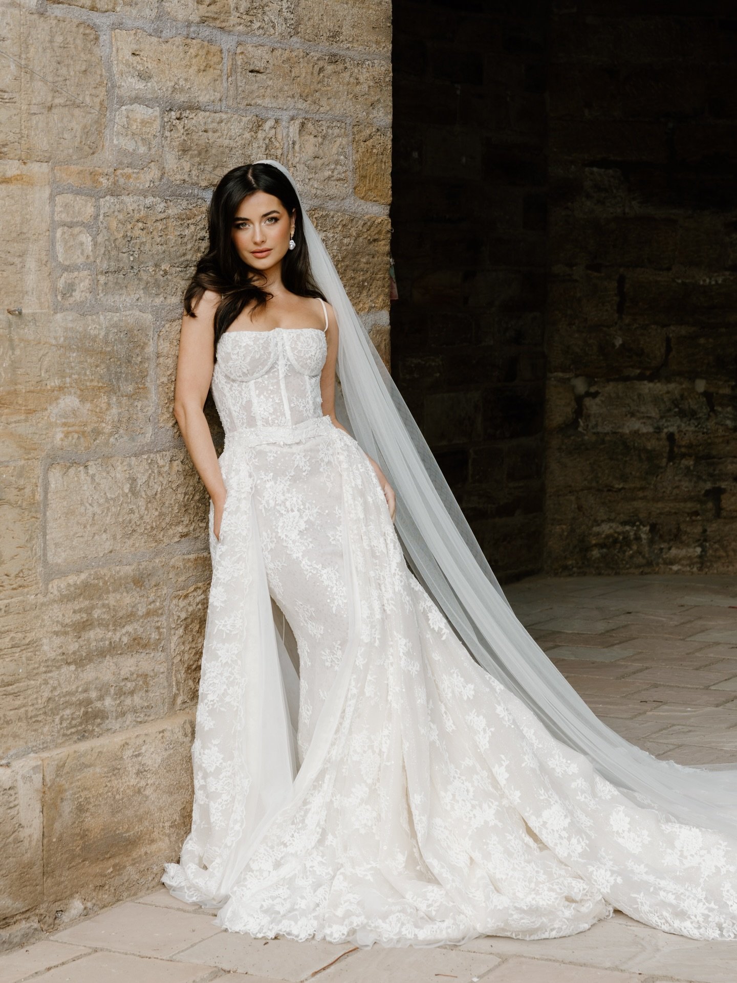 CALISTA by @wona_concept 

We have been desperately waiting for our own sample of this gown since last year when an incredible girl boss team did a photoshoot at @penicuikestate 😍

@jenniferglen.photography 
@leyla_ucarx 
@brookeliliasmakeup 
@roshe