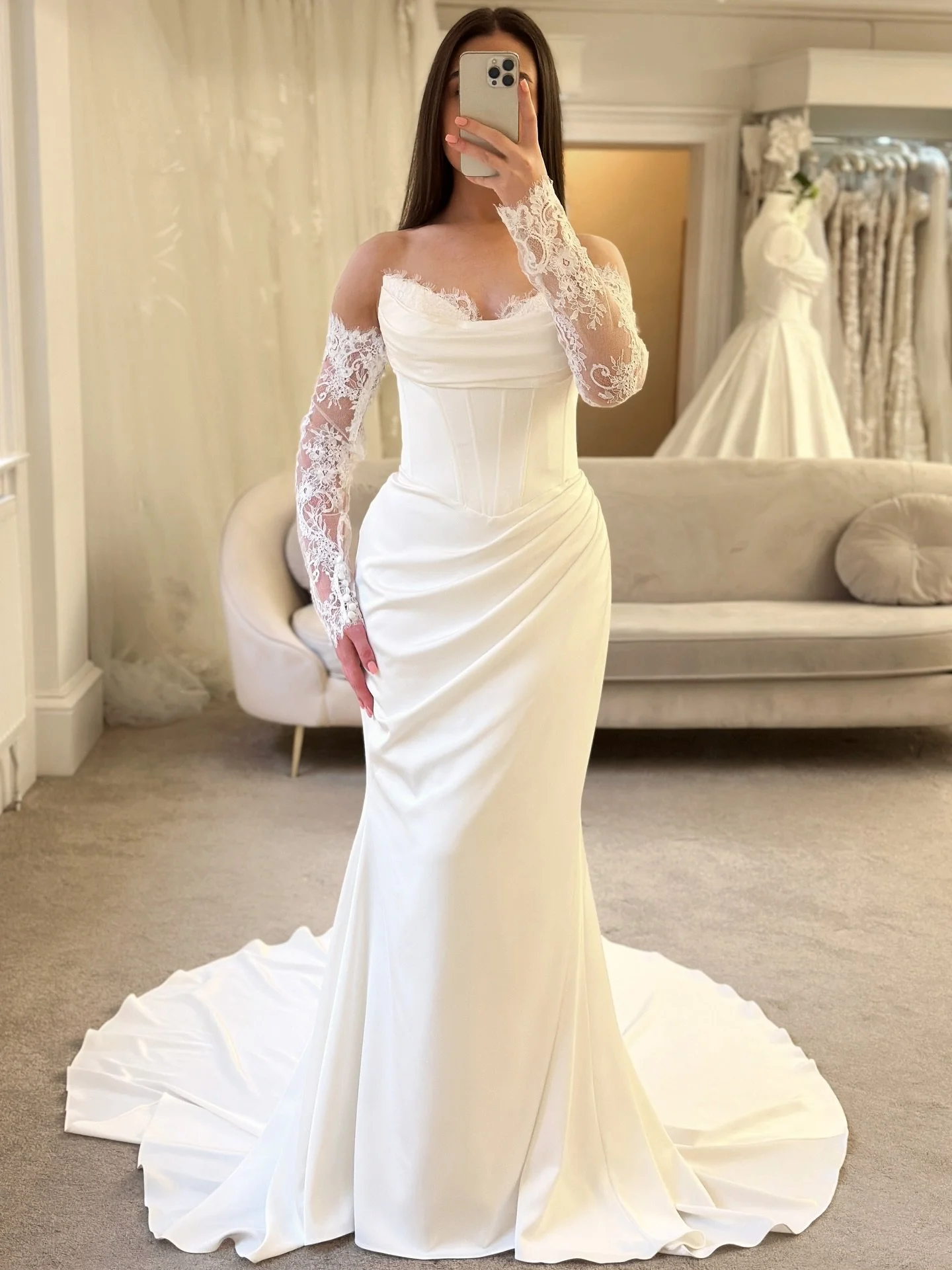 𝘋𝘳𝘦𝘢𝘮 𝘋𝘳𝘦𝘴𝘴 𝘐𝘯𝘴𝘱𝘰 🤍

These gowns are only with us for a limited time, and we wish they could stay forever! 
If you haven&rsquo;t yet booked your bridal appointment, get in touch today. 

We can&rsquo;t wait to welcome you 👰🏼&zwj;♀️?