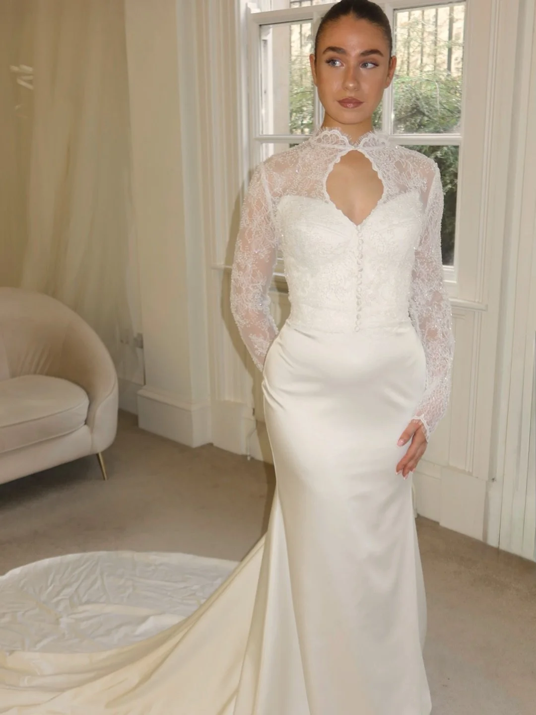 HELIOS 🤍

Elegant, modern, yet so timeless! 
One dress, three bridal looks 😍

Could Helios be your dream dress? Book your bridal appointment today! 

#weddingdress #weddingdressinspiration #evalendel #evalendelbride