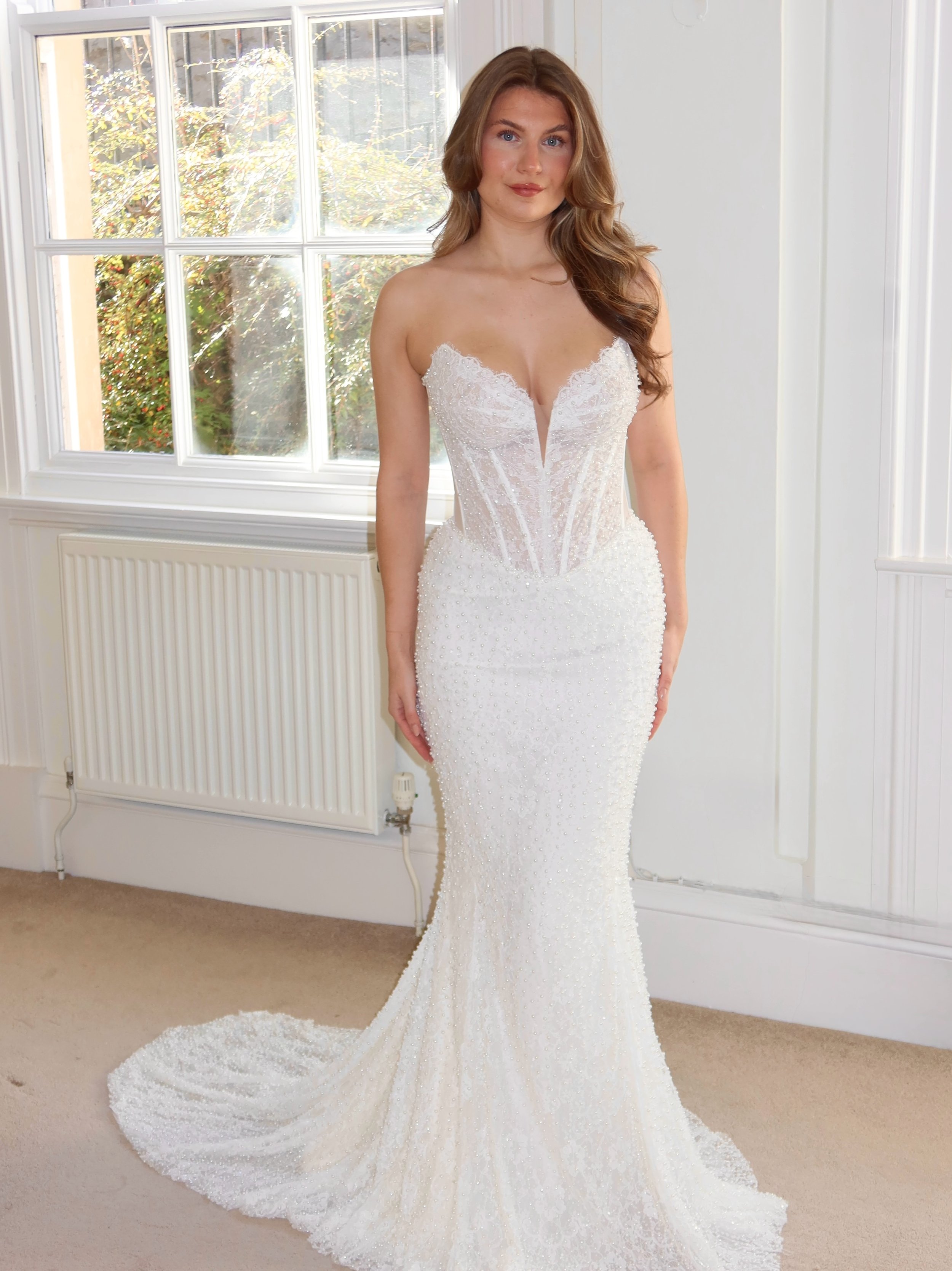 FAIRY @wona_concept 🤍

A fully embellished fitted dress with an incredible basque waist to flatter your shape. Made for the bride looking for something modern, daring, yet so glamorous✨

#wonaconcept #wonaconceptbride #weddingdresses #weddingdress #
