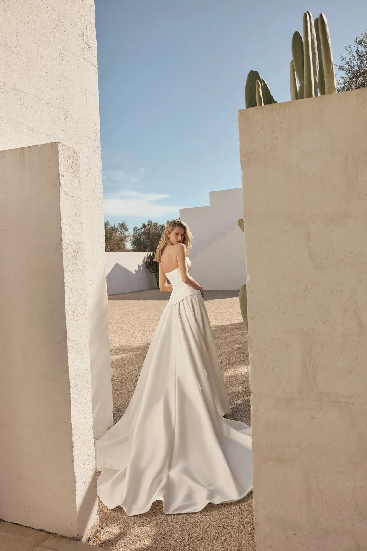 Sophia_Grace_Couture_Eva_Lendel_Enzo_Wedding_Dress_3.webp