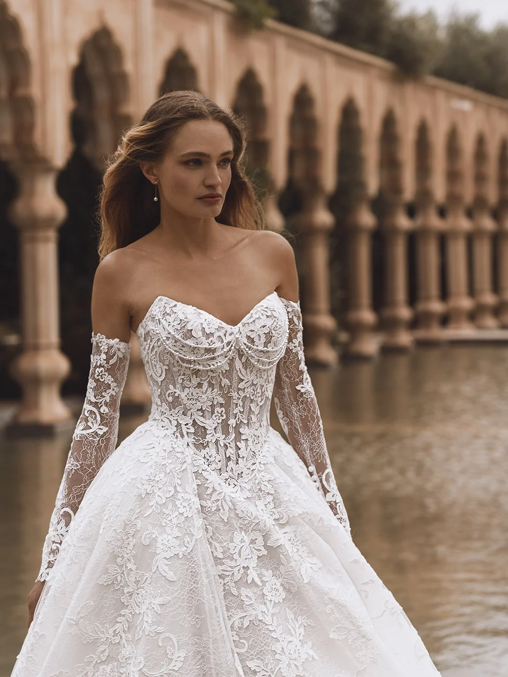 26_Enzoani_PRO_VALEN_Clo_Web.jpg