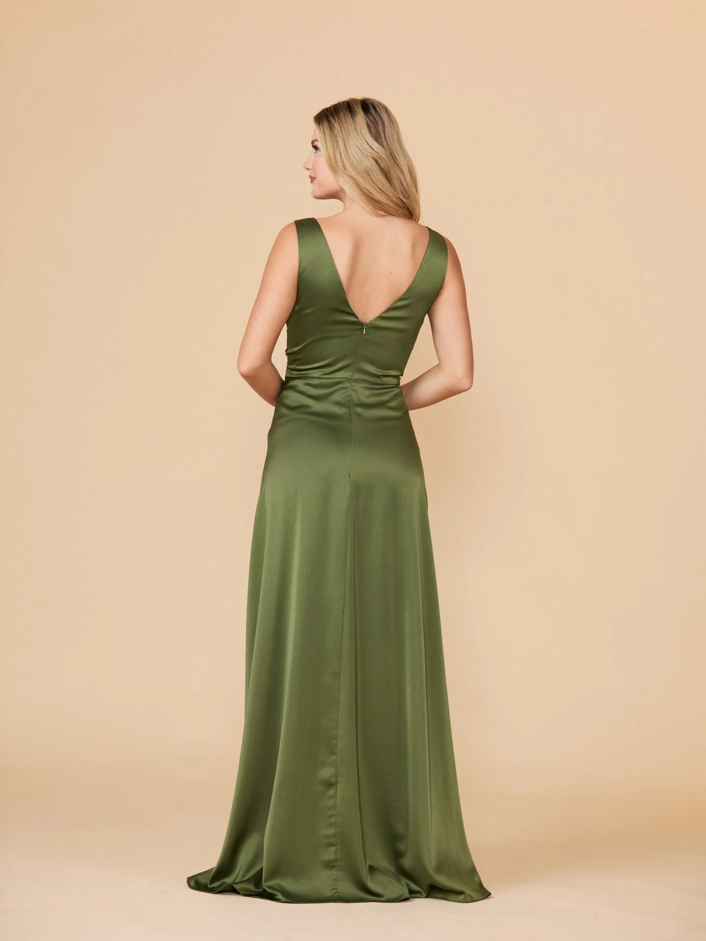 tiffanys-bridesmaid-seren-2.jpg
