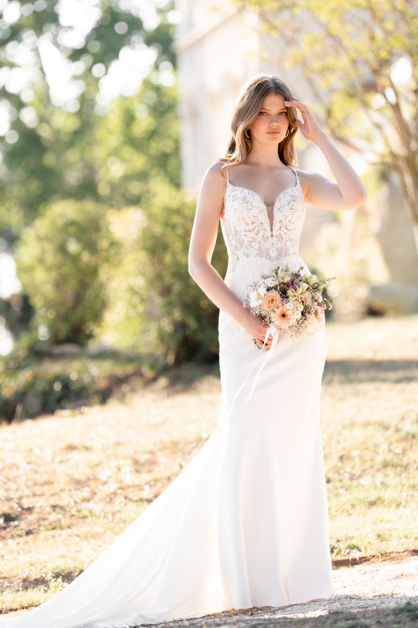 R3804 by Allure Romance