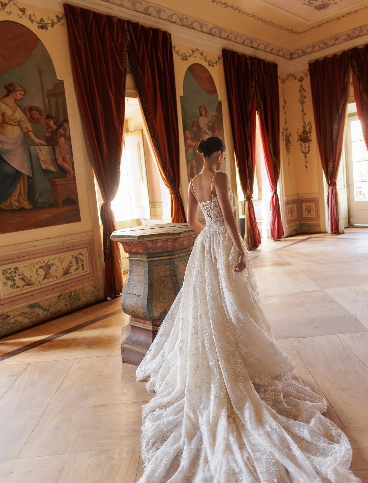 wona_white_bridal_alchemy_calista_2.jpg