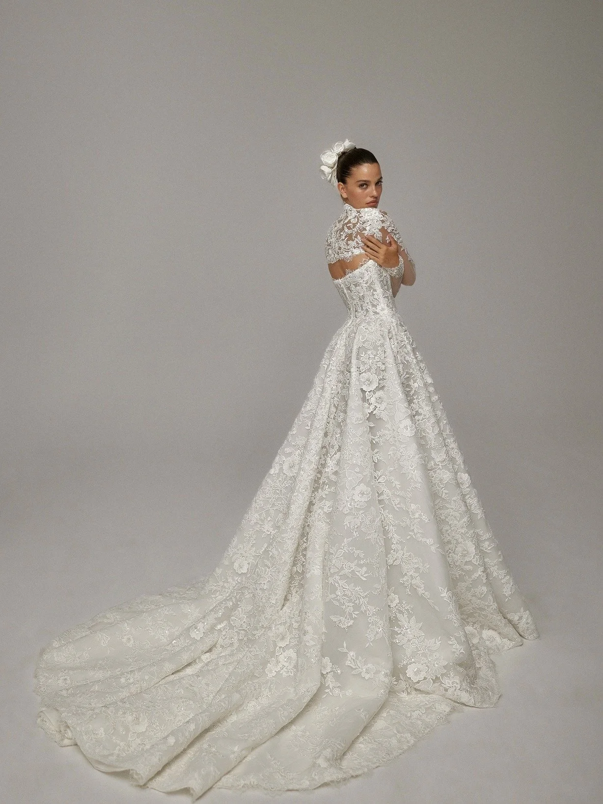 wona_white_edit_collection_lizett_3.jpg