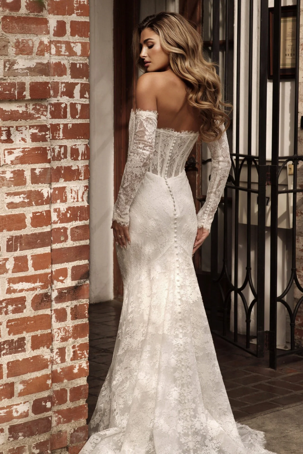D4287-M25-INF-ESS-07-1282x1920.jpg