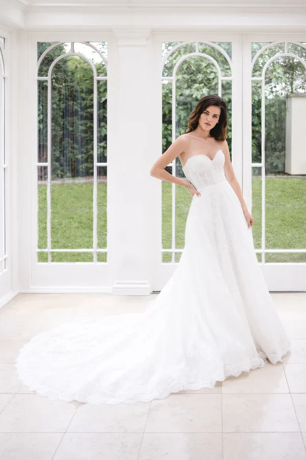 Luna | Castigliano by Caroline Castigliano