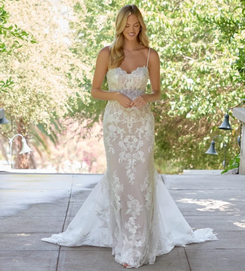 D4344-essense-of-australia-sophia-grace-couture.jpg